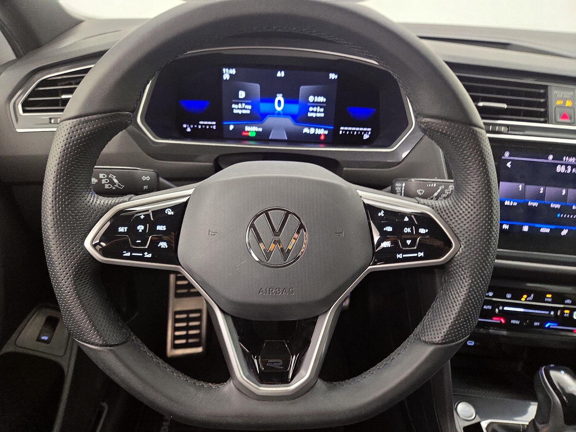Thumbnail: 2022 Volkswagen Tiguan - 10