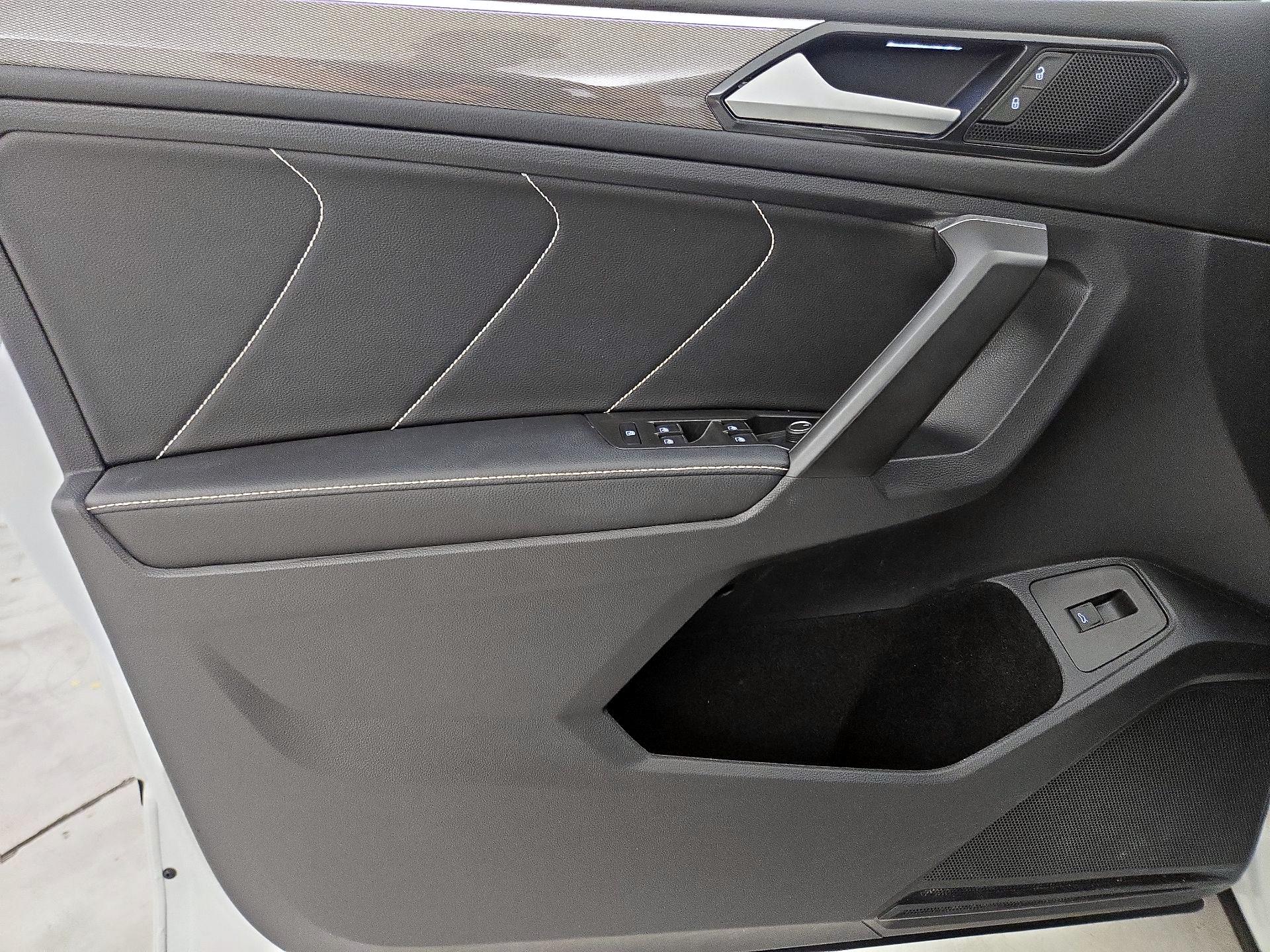Thumbnail: 2022 Volkswagen Tiguan - 12