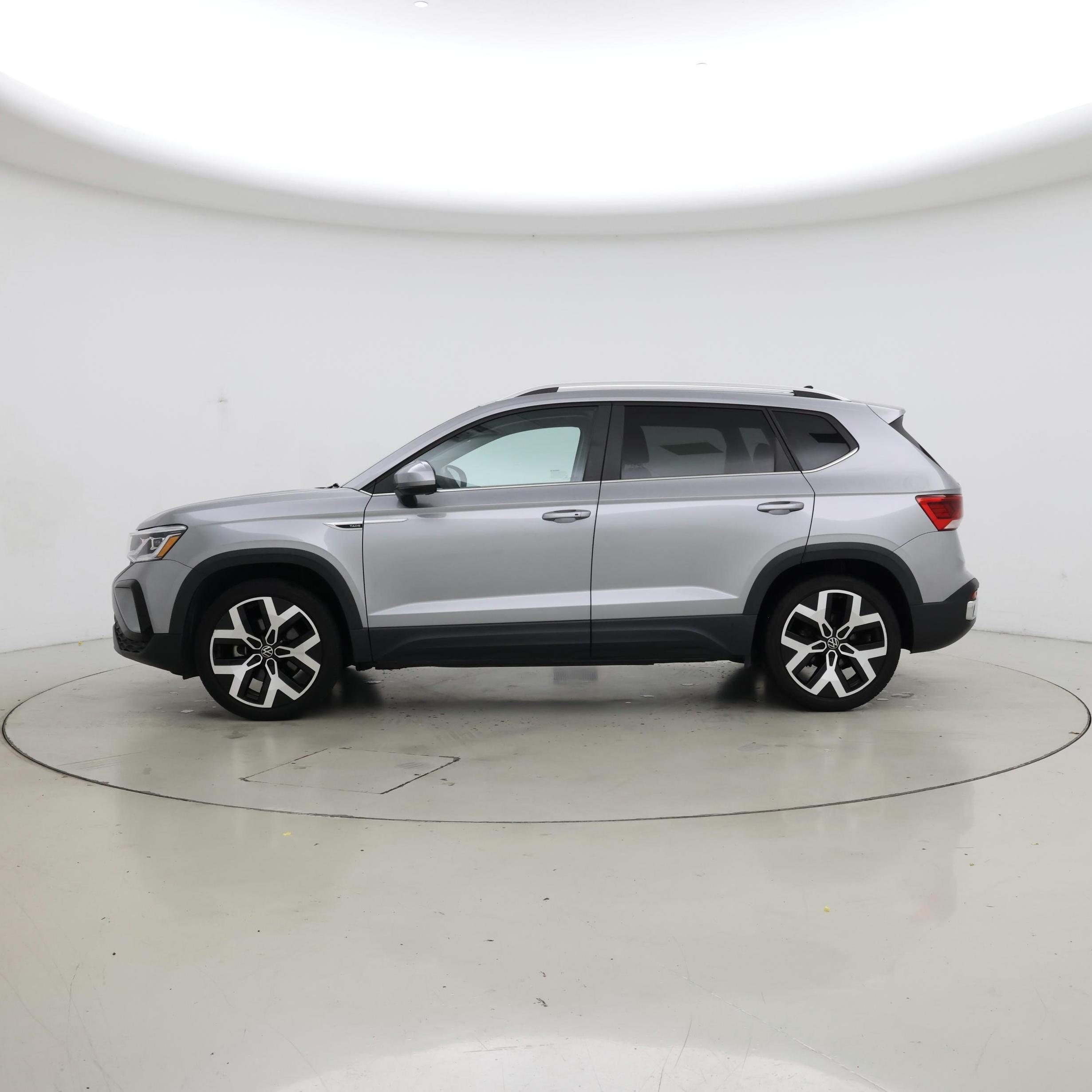 Thumbnail: 2022 Volkswagen Taos - 3