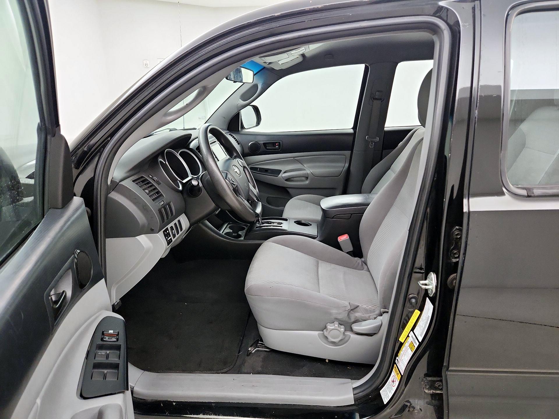 Thumbnail: 2015 Toyota Tacoma - 11