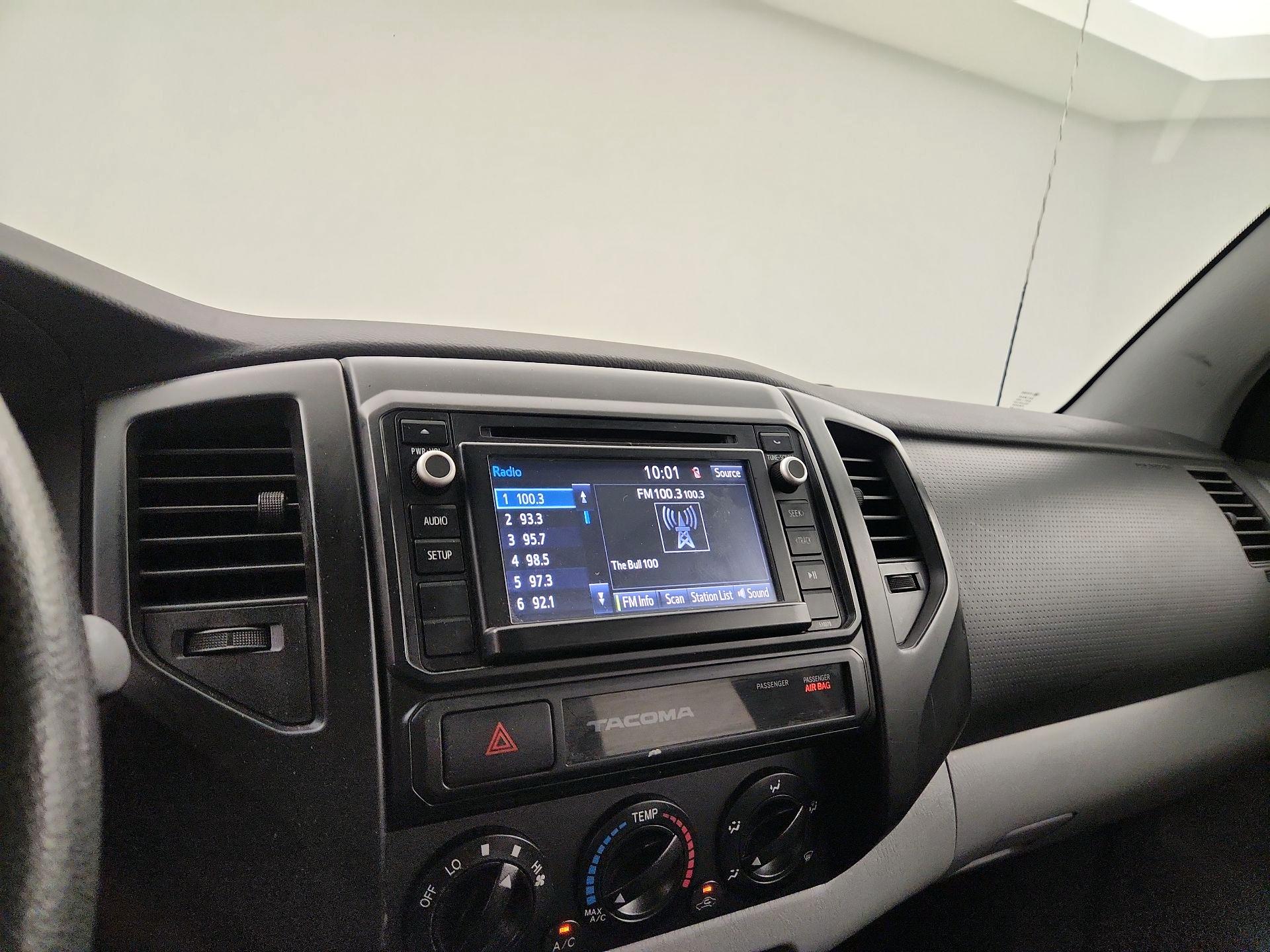 Thumbnail: 2015 Toyota Tacoma - 14