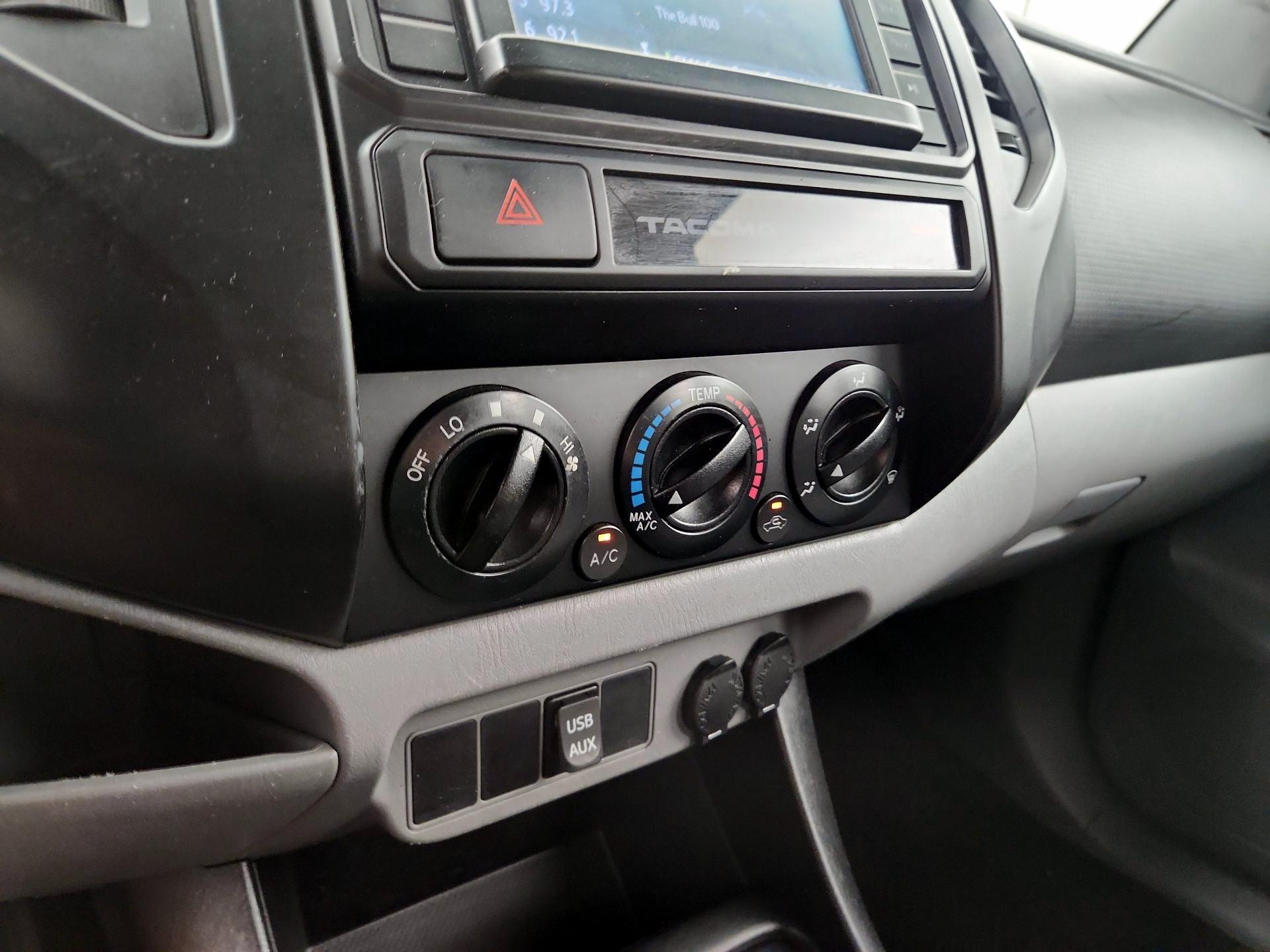 Thumbnail: 2015 Toyota Tacoma - 15