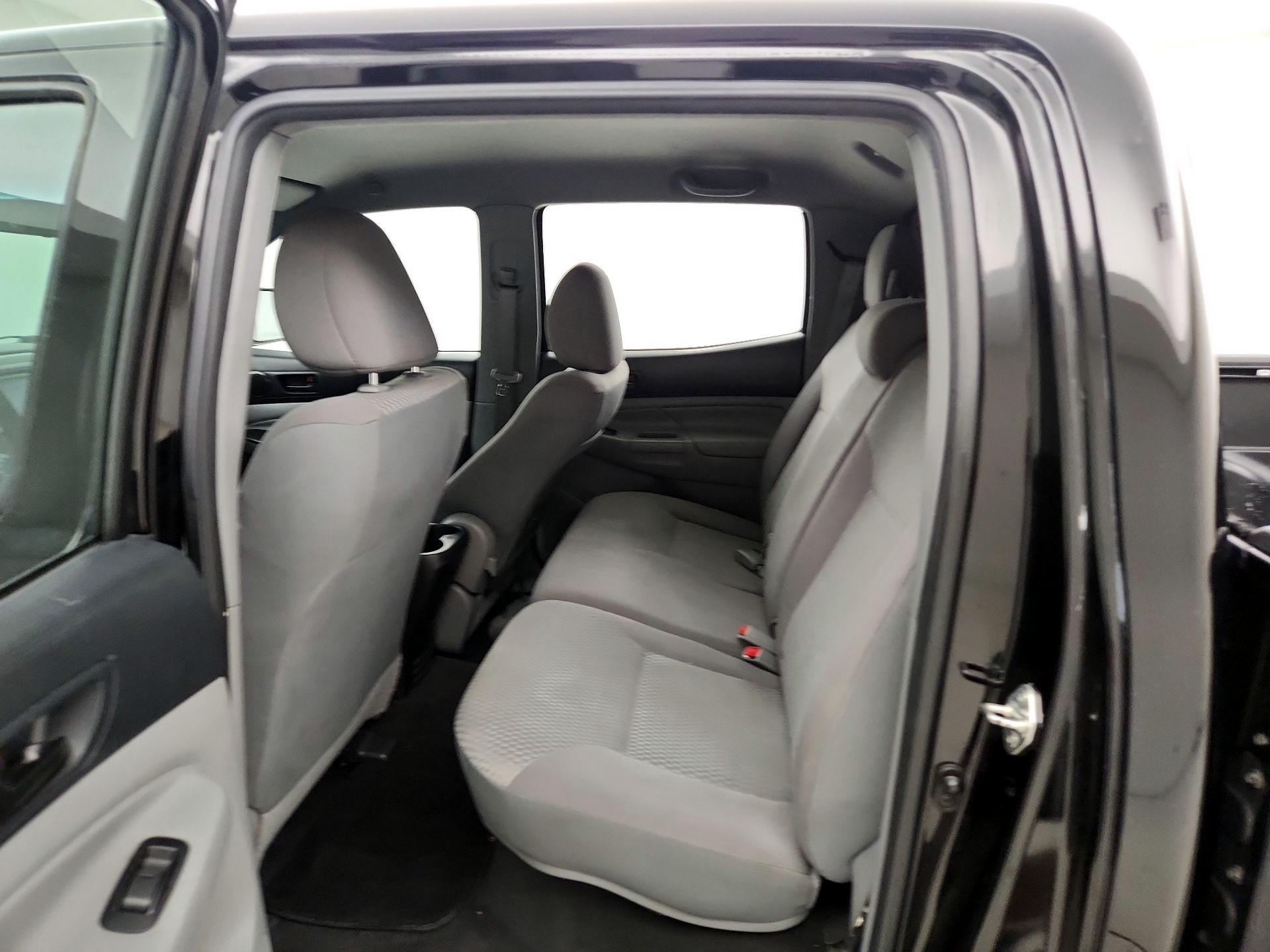 Thumbnail: 2015 Toyota Tacoma - 18