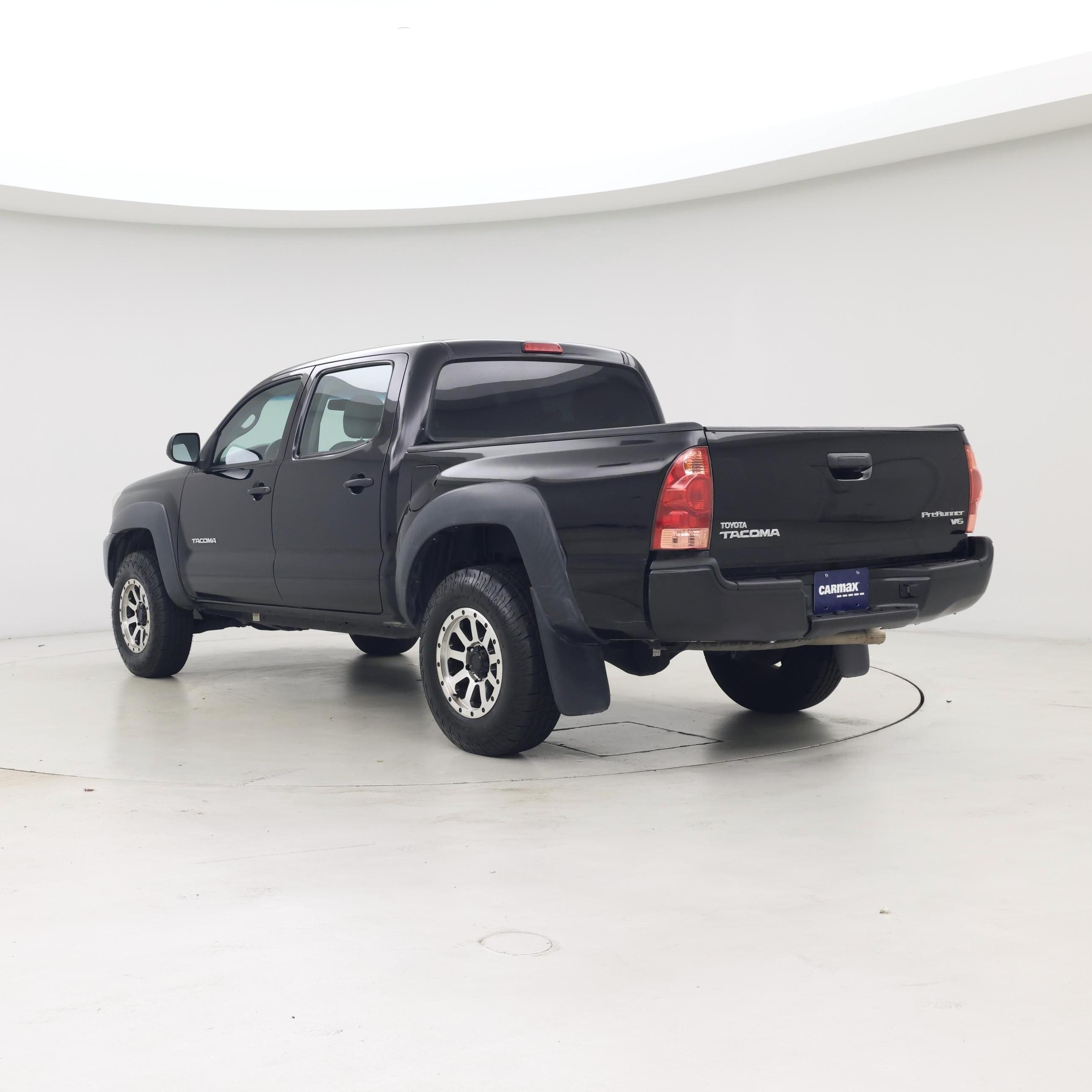 Thumbnail: 2015 Toyota Tacoma - 2
