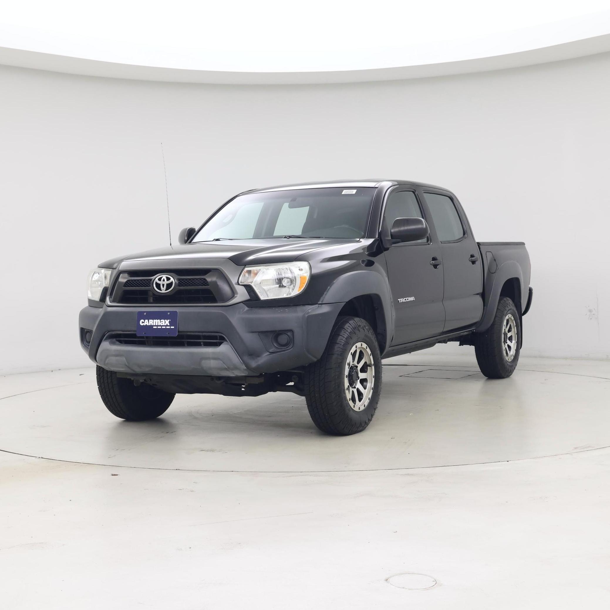 Thumbnail: 2015 Toyota Tacoma - 4