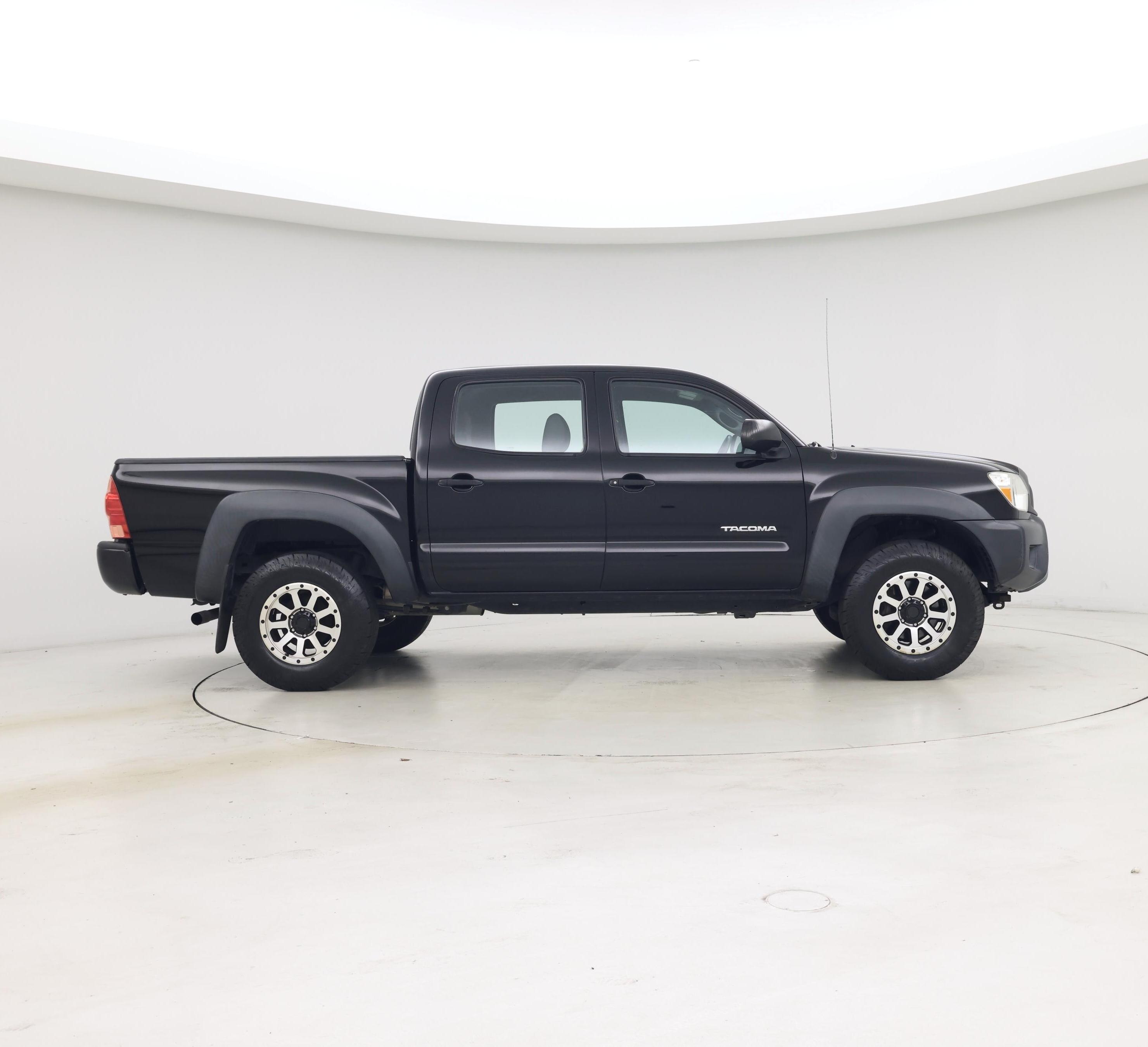 Thumbnail: 2015 Toyota Tacoma - 7