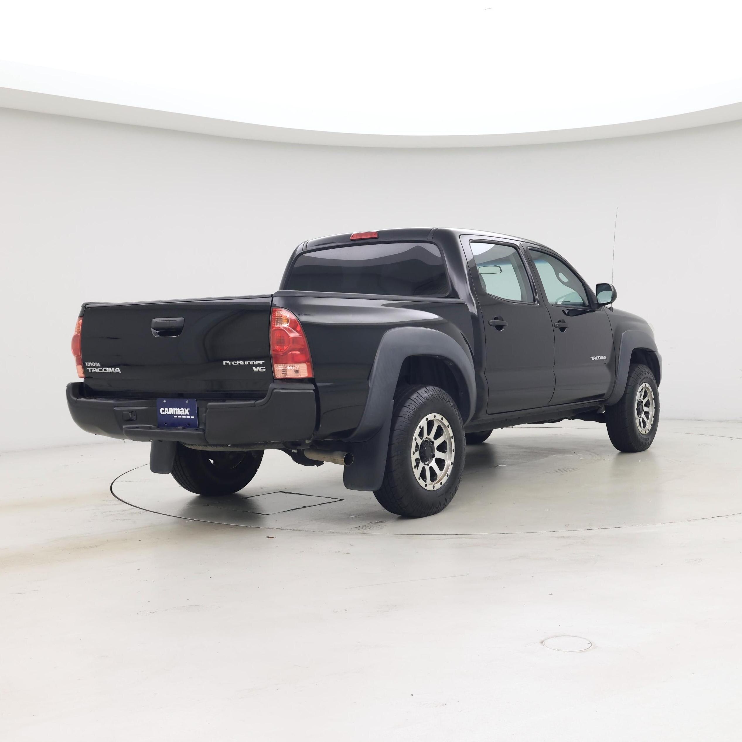 Thumbnail: 2015 Toyota Tacoma - 8