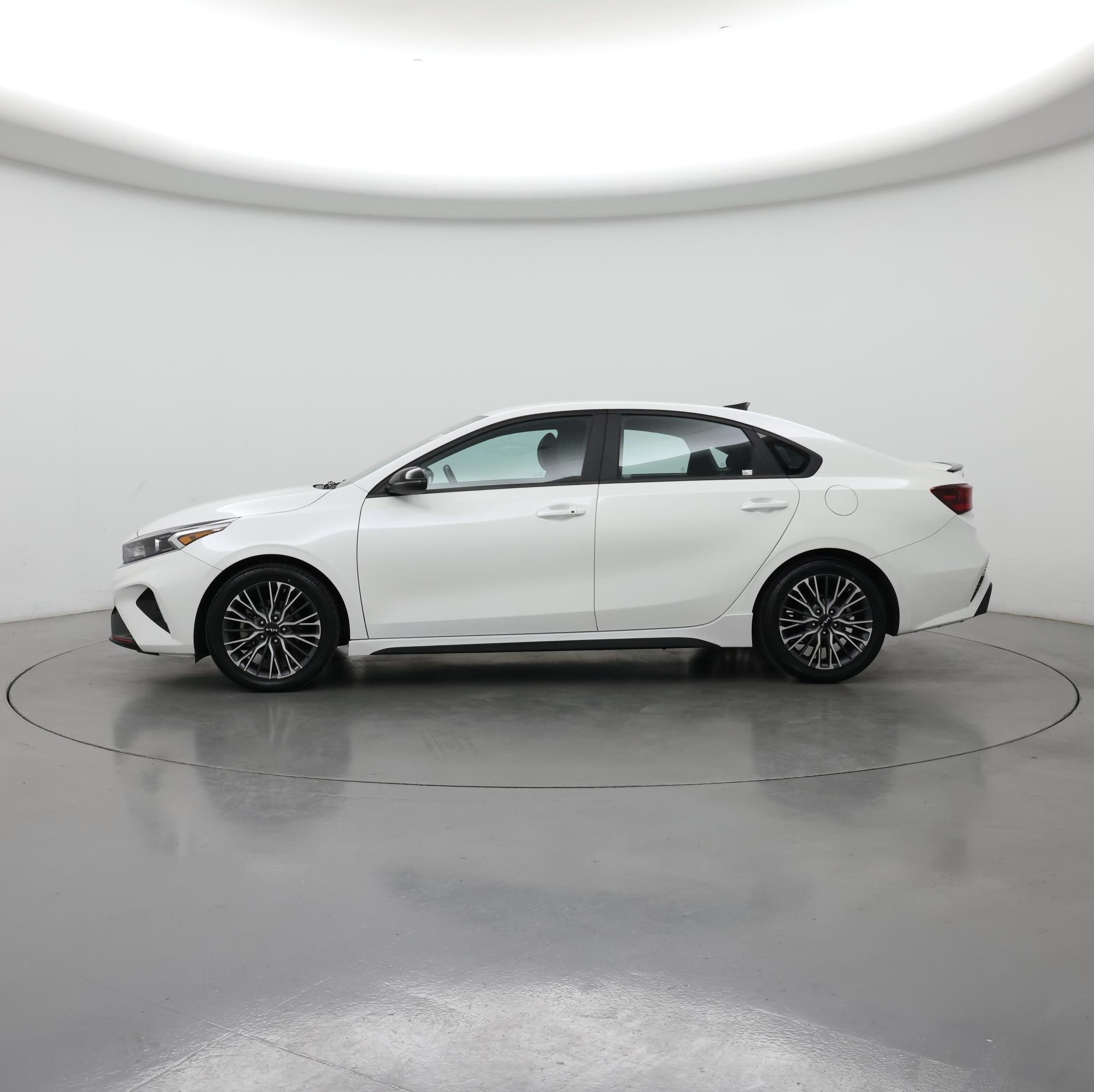 Thumbnail: 2023 Kia Forte - 3