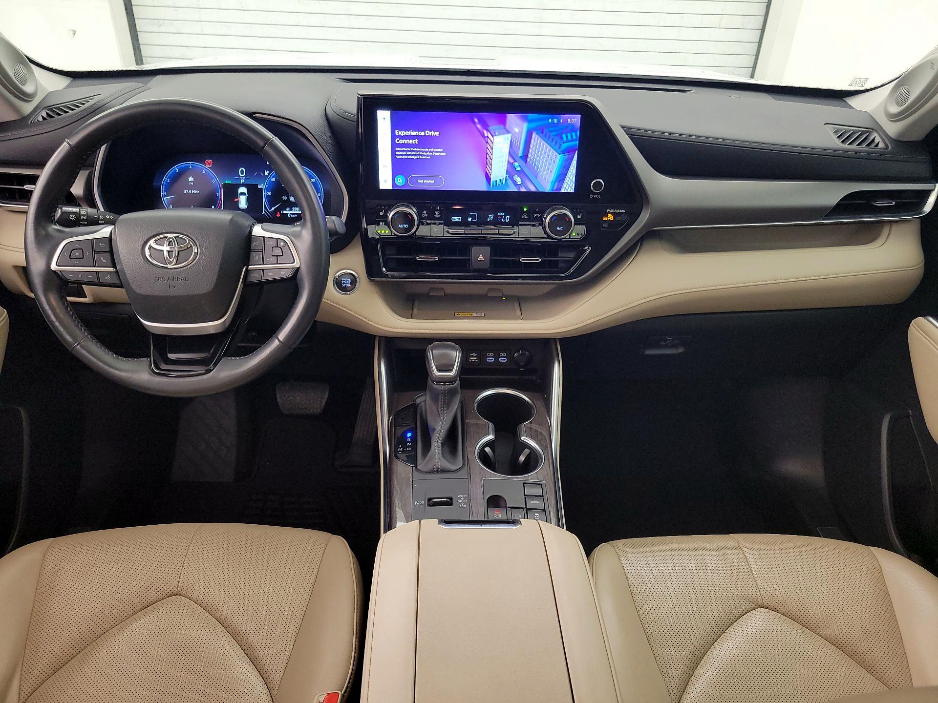 Thumbnail: 2023 Toyota Highlander - 9