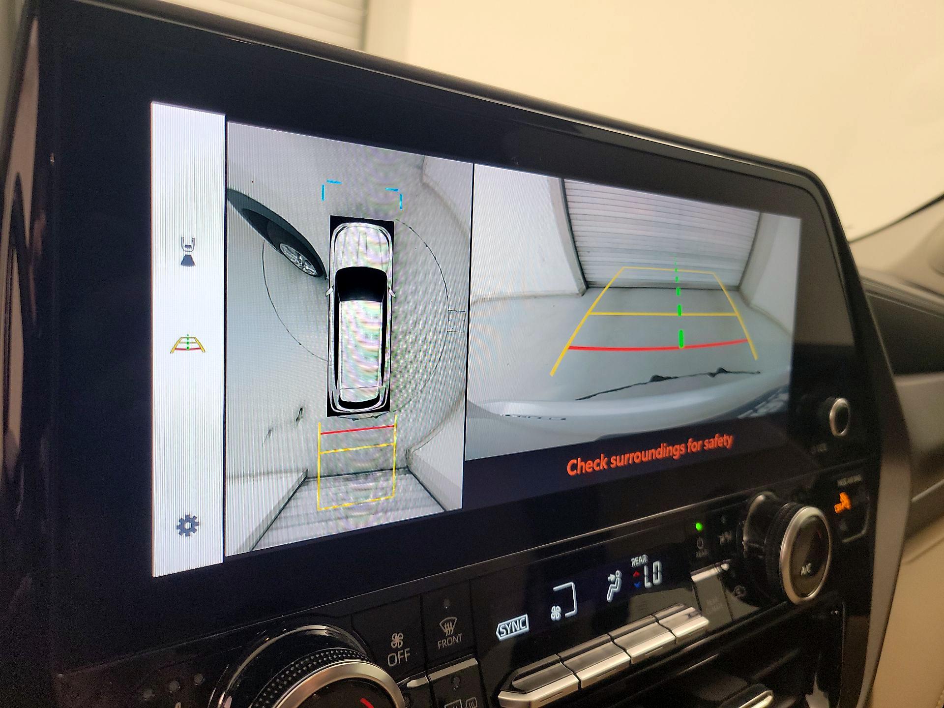 Thumbnail: 2023 Toyota Highlander - 14