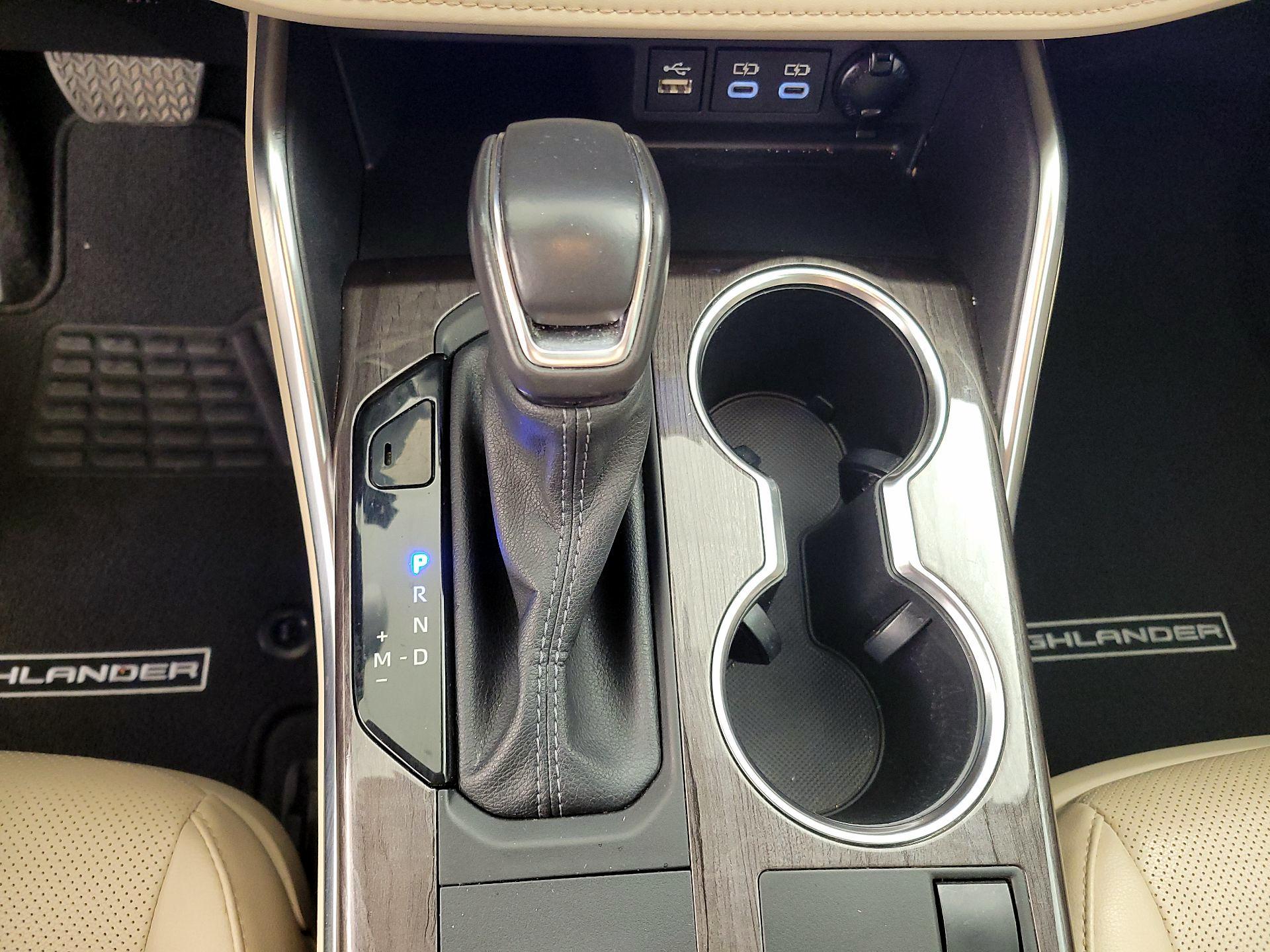 Thumbnail: 2023 Toyota Highlander - 17