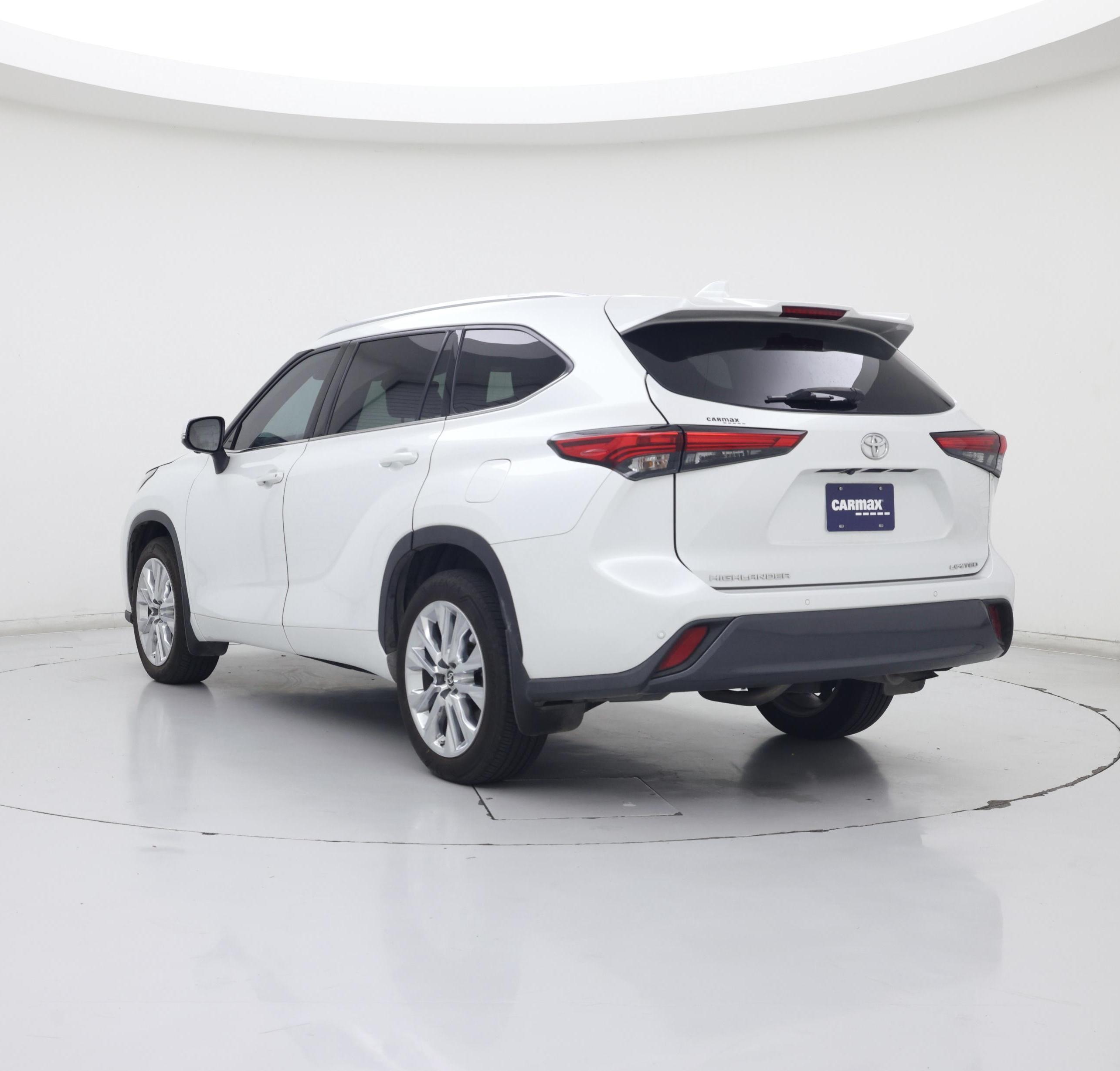 Thumbnail: 2023 Toyota Highlander - 2