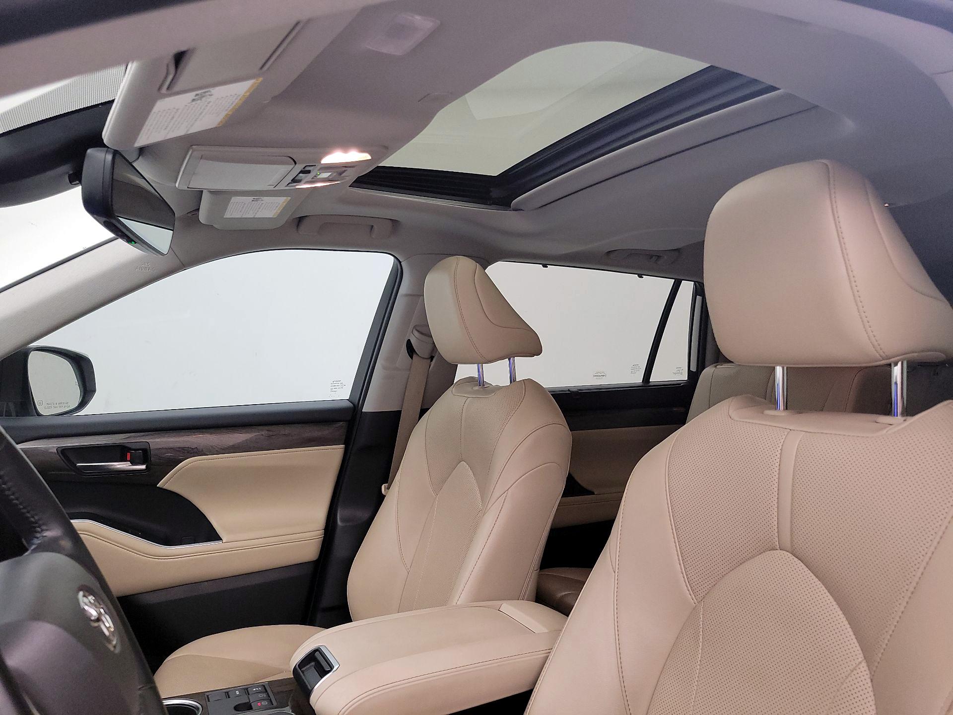 Thumbnail: 2023 Toyota Highlander - 19