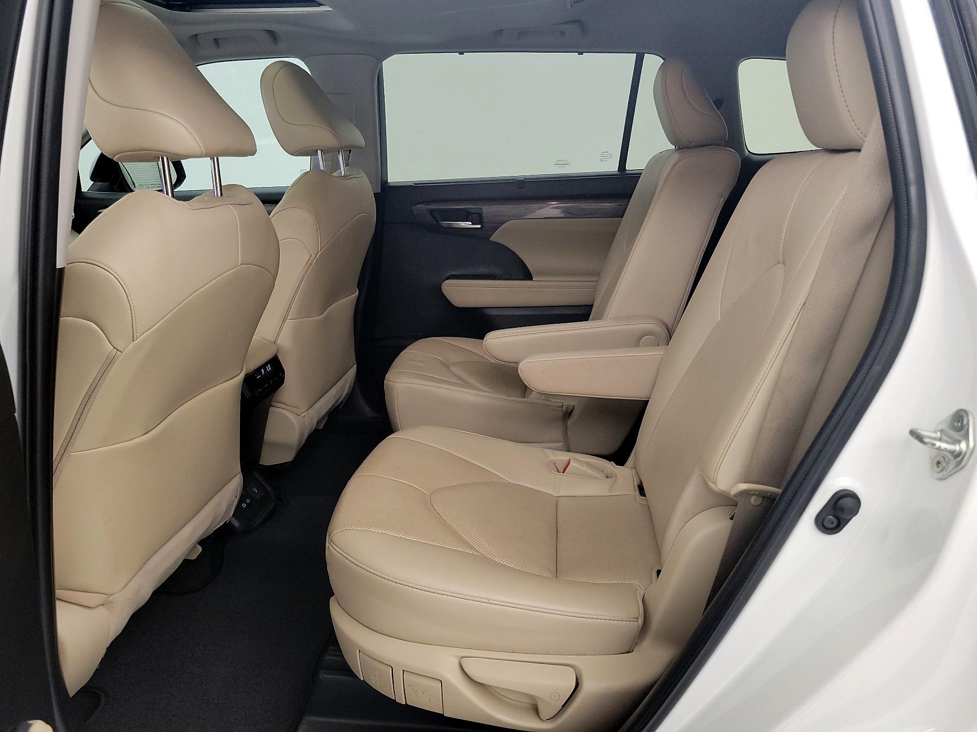 Thumbnail: 2023 Toyota Highlander - 20