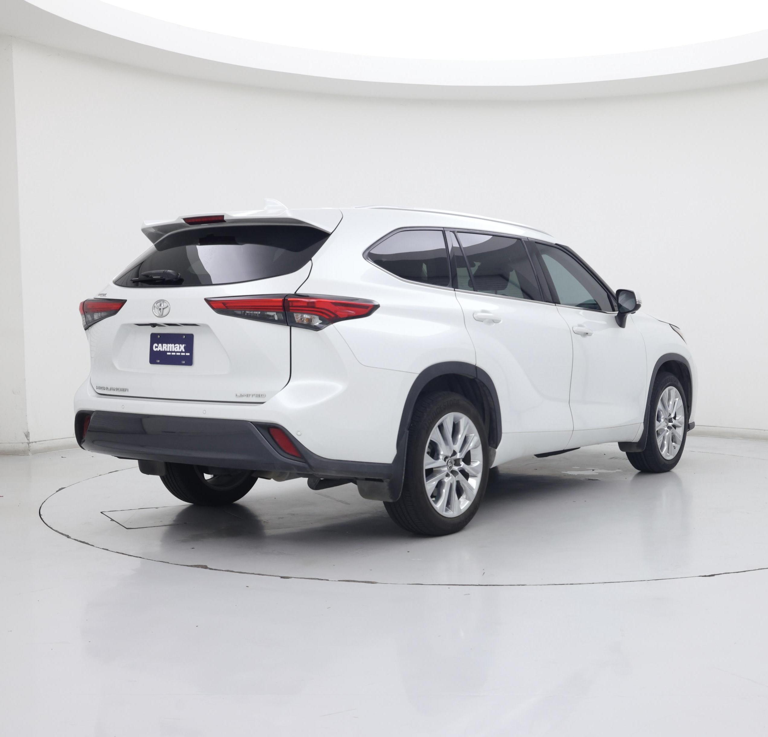 Thumbnail: 2023 Toyota Highlander - 8