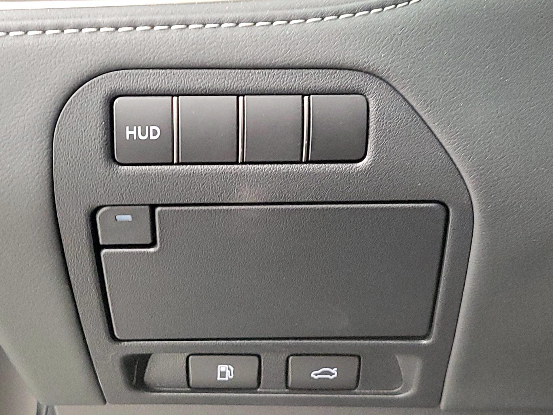 Thumbnail: 2022 Lexus LS - 13