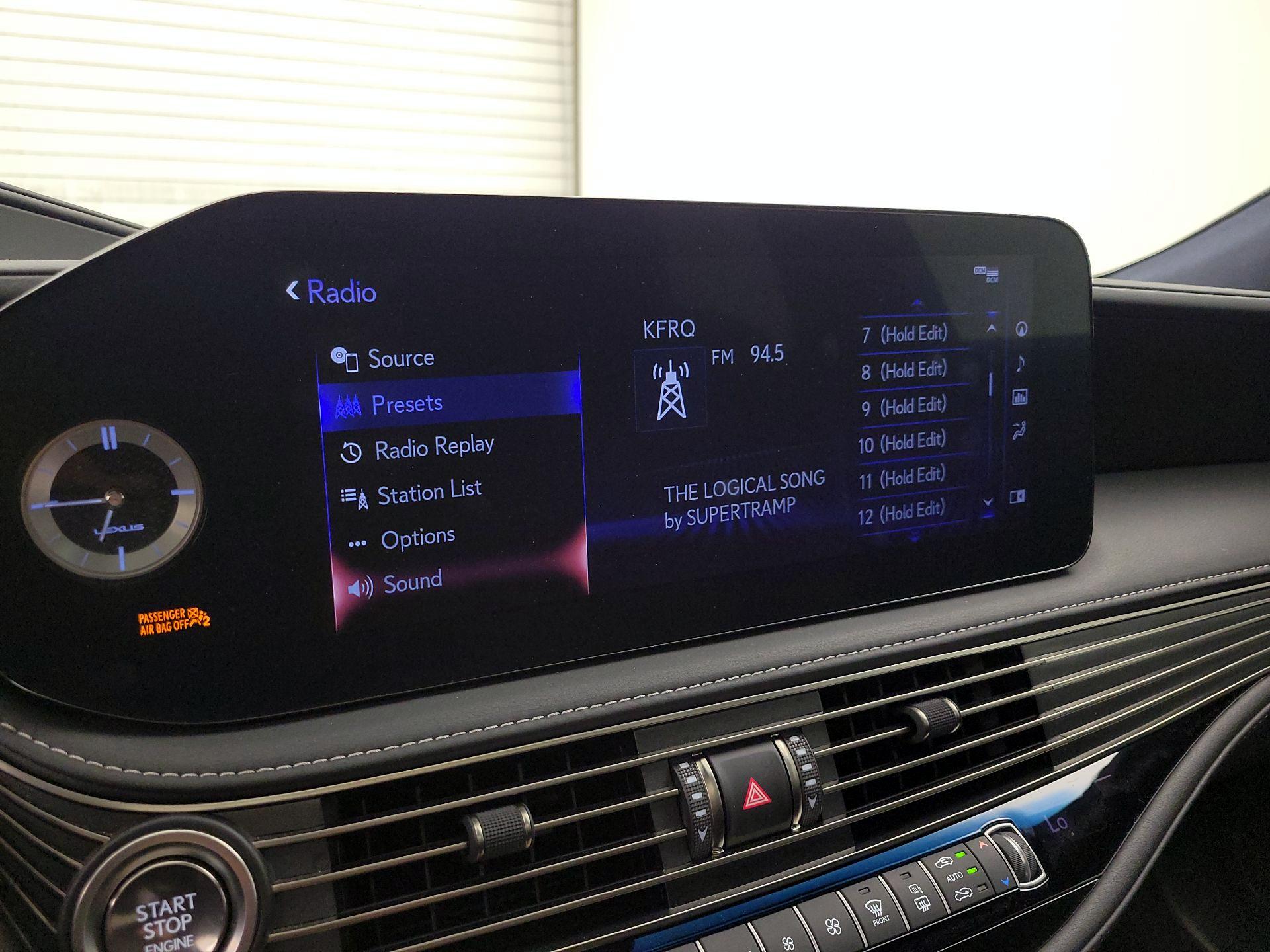 Thumbnail: 2022 Lexus LS - 16