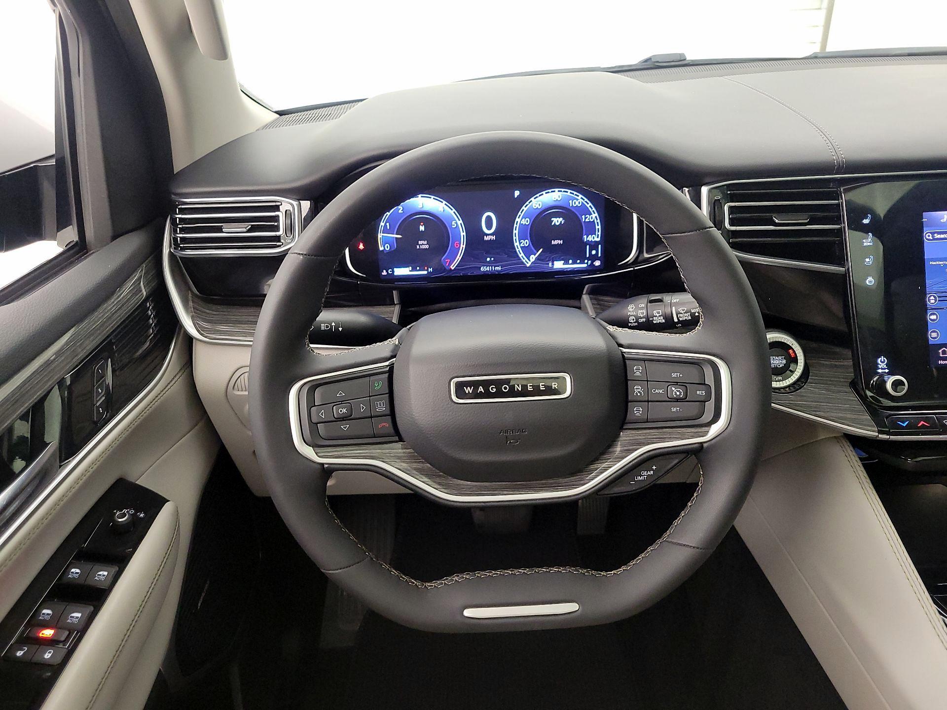 Thumbnail: 2022 Jeep Wagoneer - 10