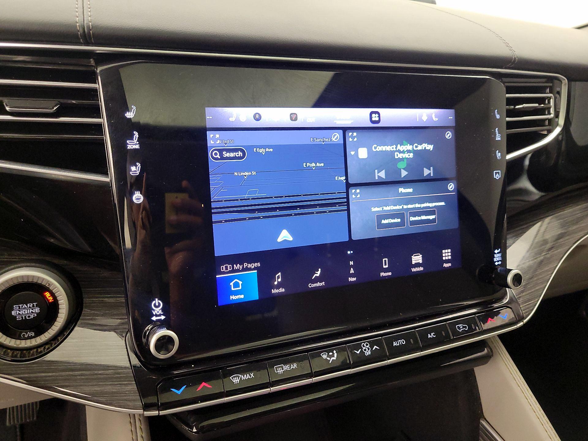 Thumbnail: 2022 Jeep Wagoneer - 16