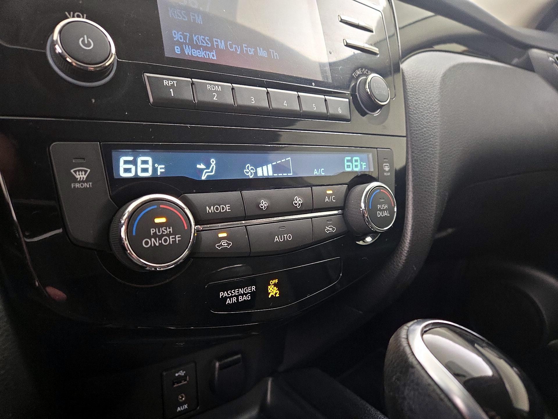 Thumbnail: 2017 Nissan Rogue Sport - 16