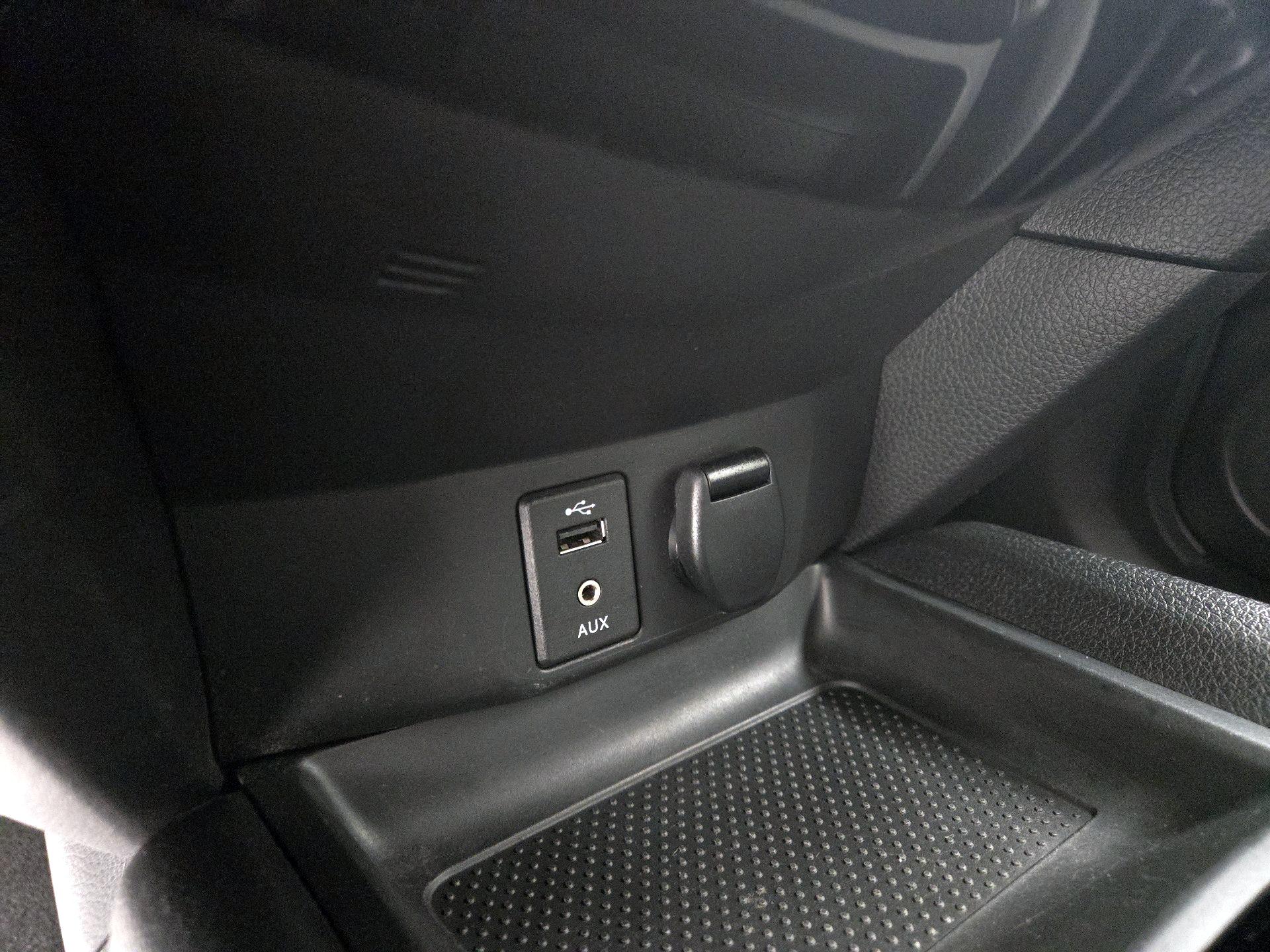 Thumbnail: 2017 Nissan Rogue Sport - 18