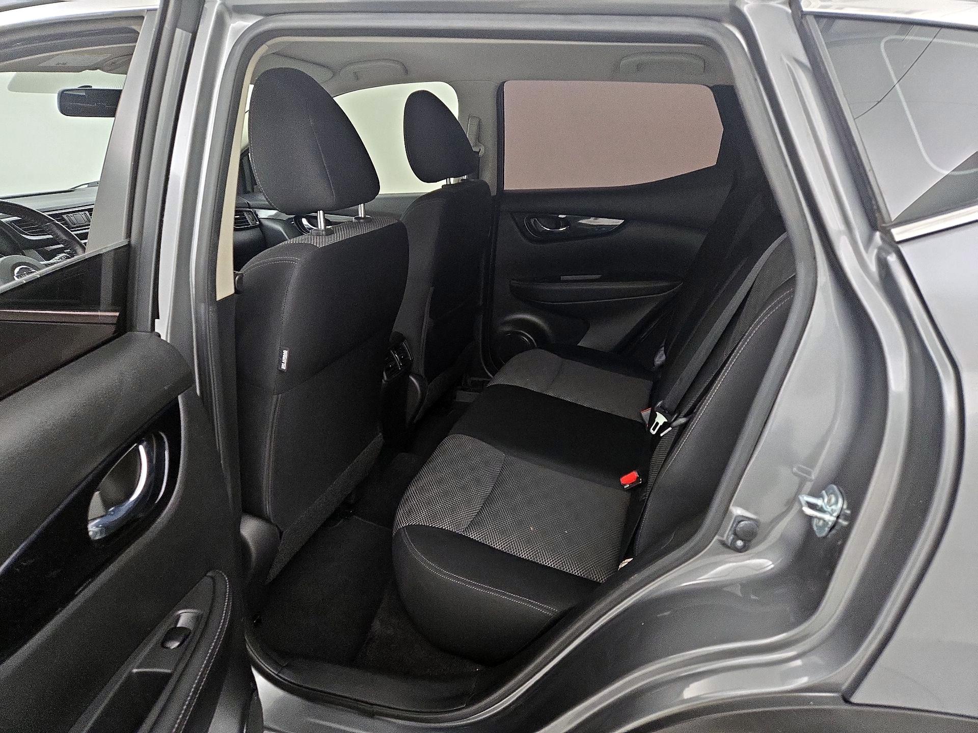 Thumbnail: 2017 Nissan Rogue Sport - 19