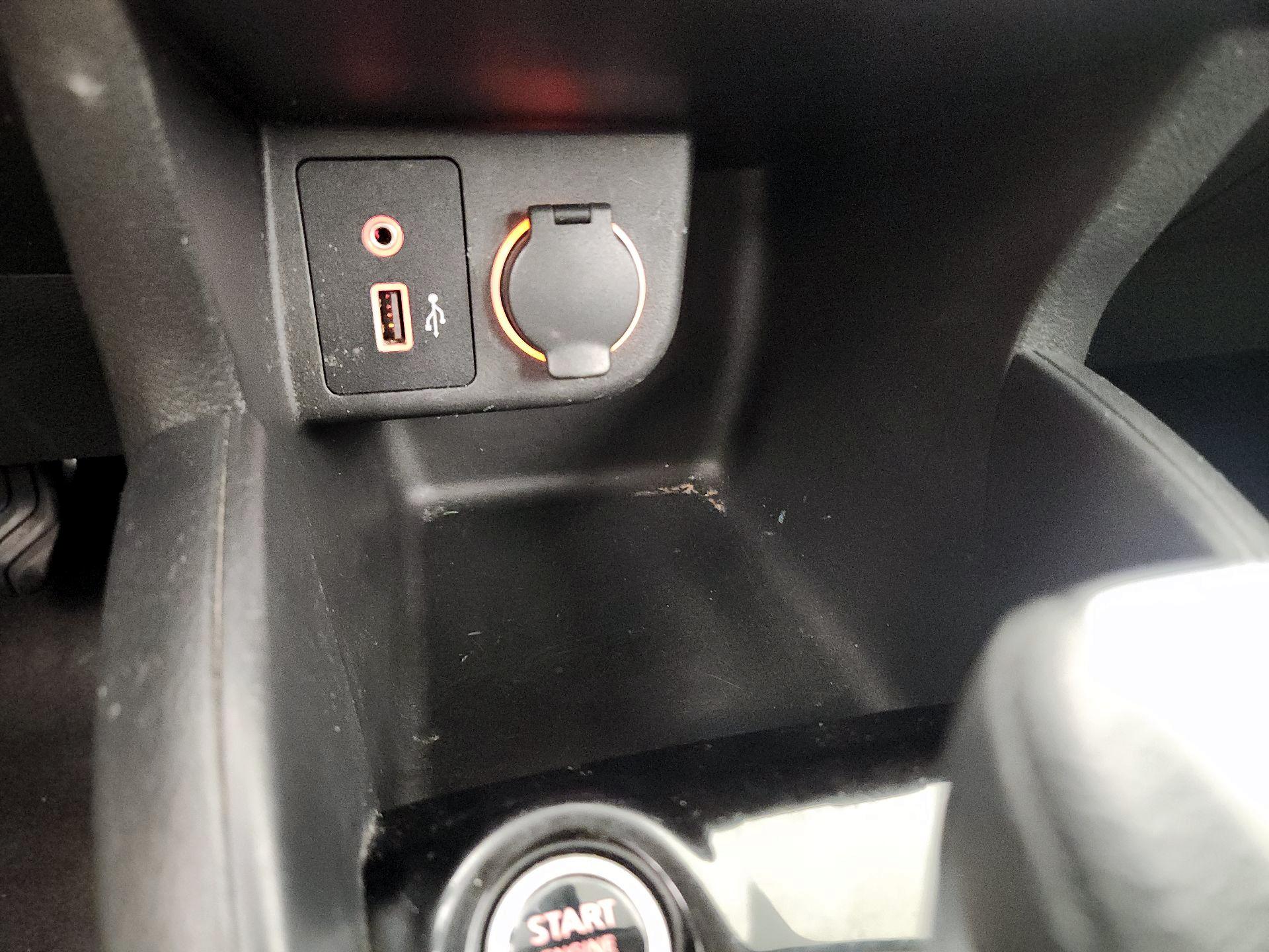 Thumbnail: 2021 Nissan Kicks - 18