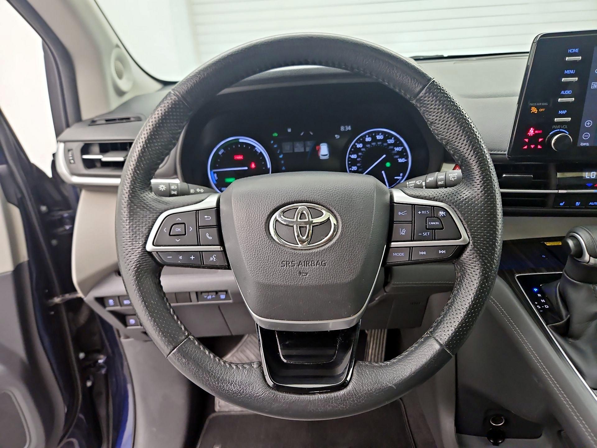 Thumbnail: 2022 Toyota Sienna - 10