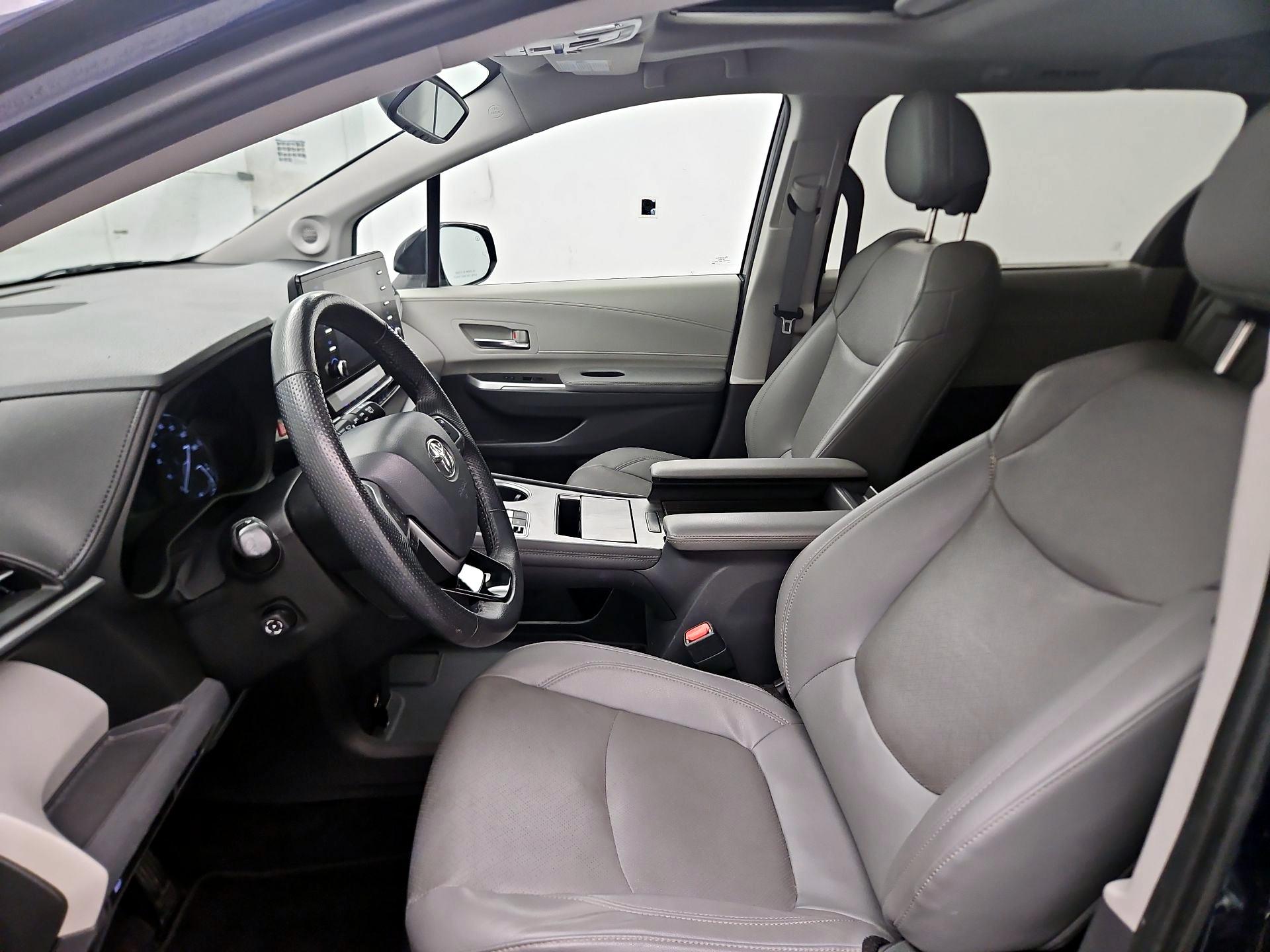 Thumbnail: 2022 Toyota Sienna - 11