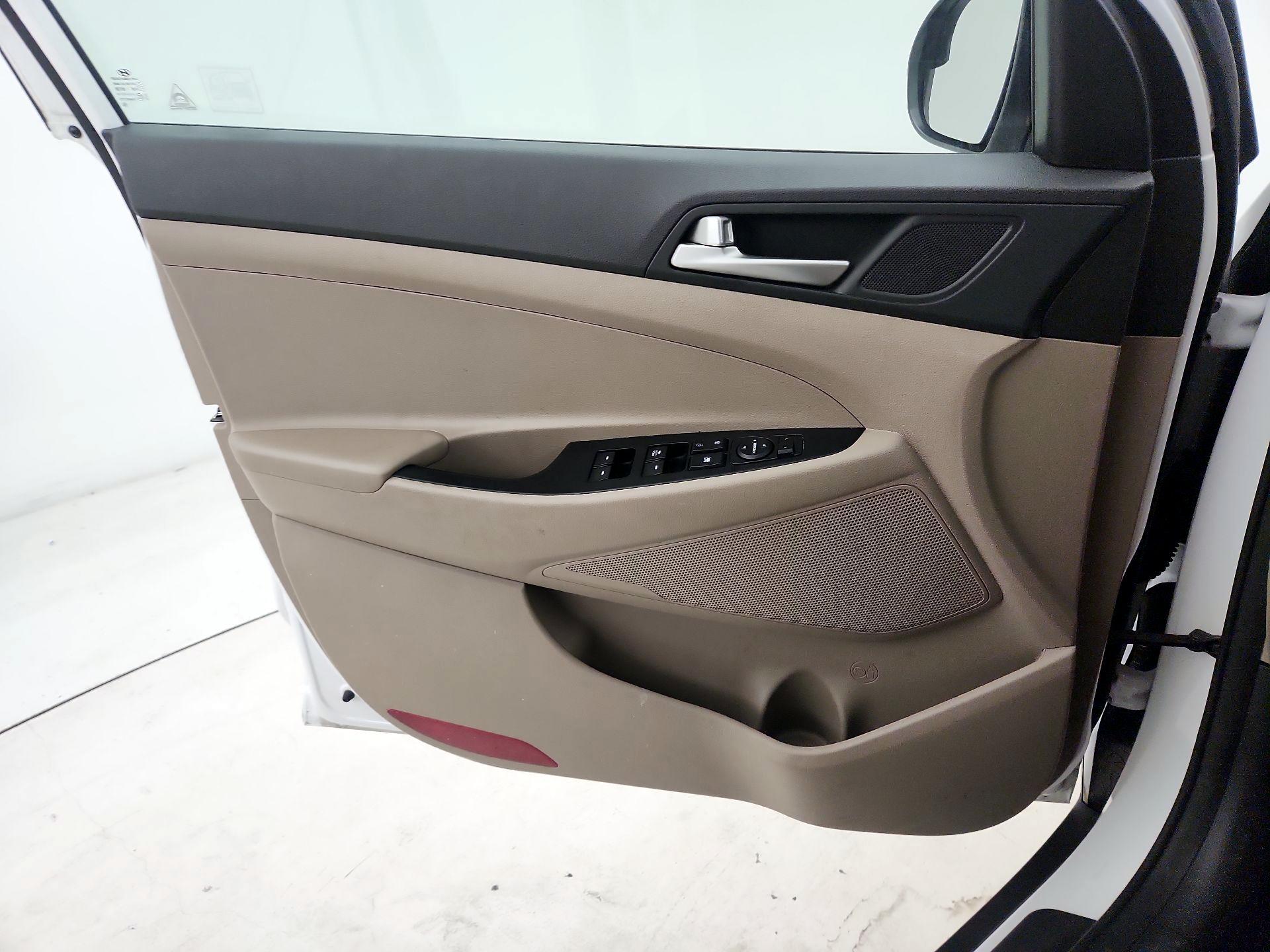 Thumbnail: 2019 Hyundai Tucson - 12