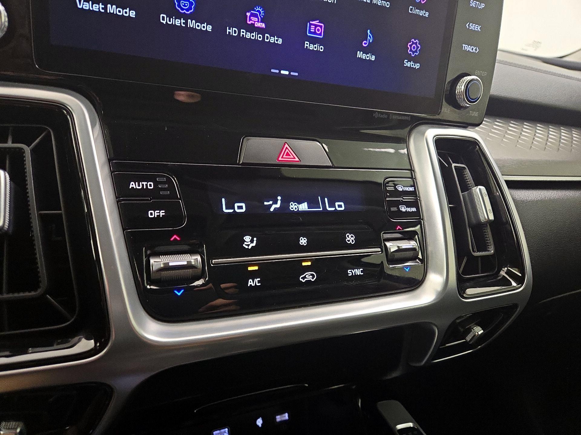 Thumbnail: 2022 Kia Sorento - 17