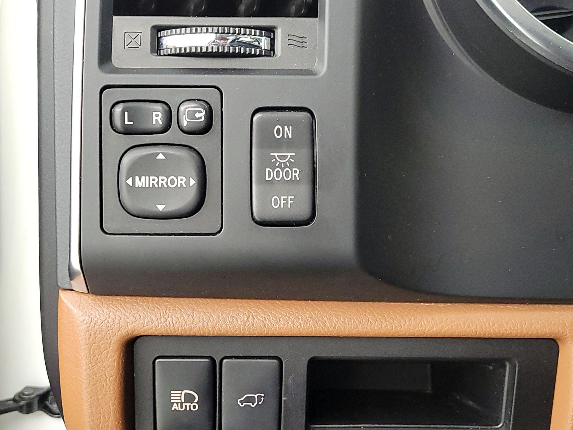 Thumbnail: 2018 Toyota Sequoia - 13