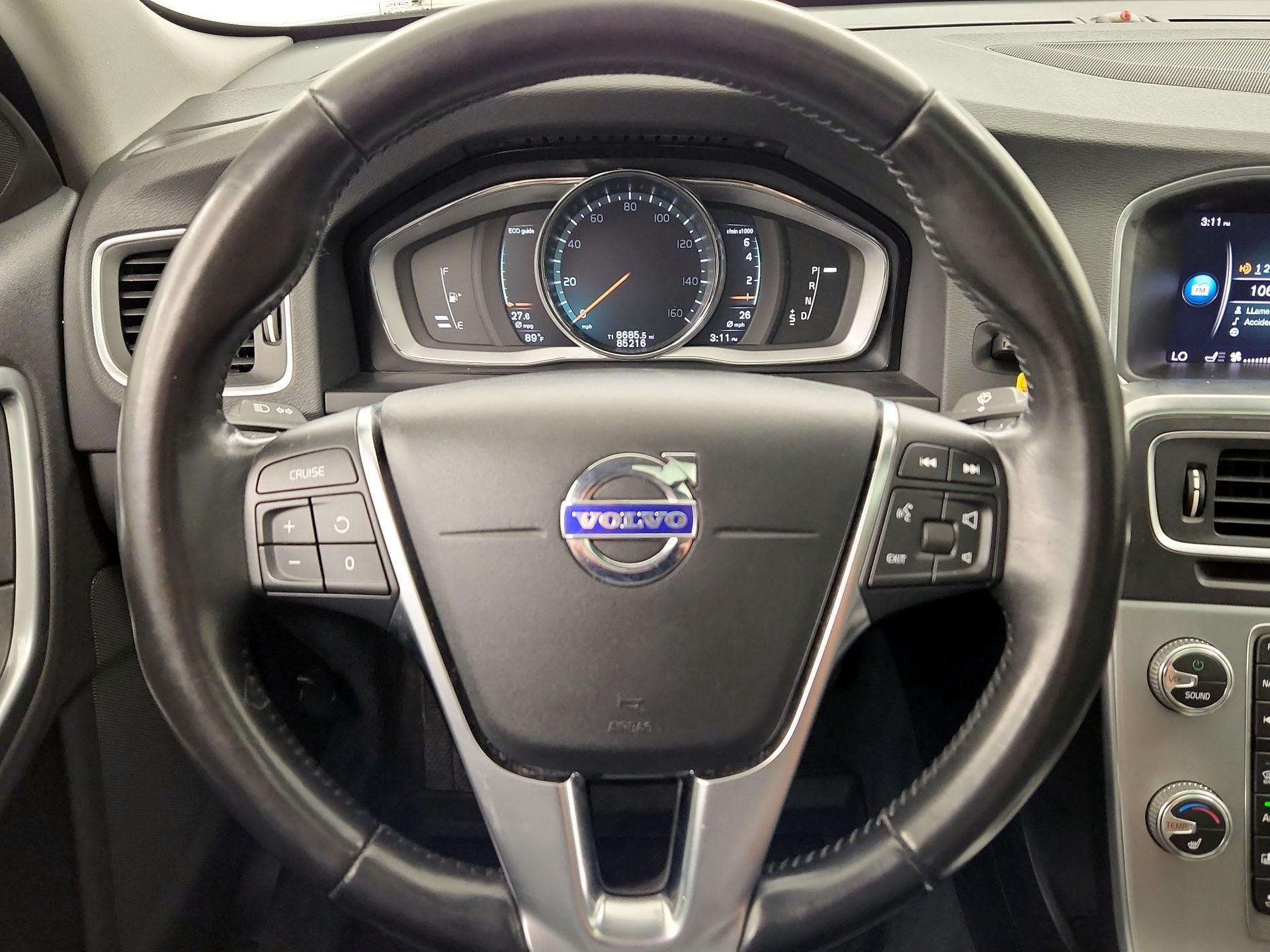 Thumbnail: 2018 Volvo S60 - 10