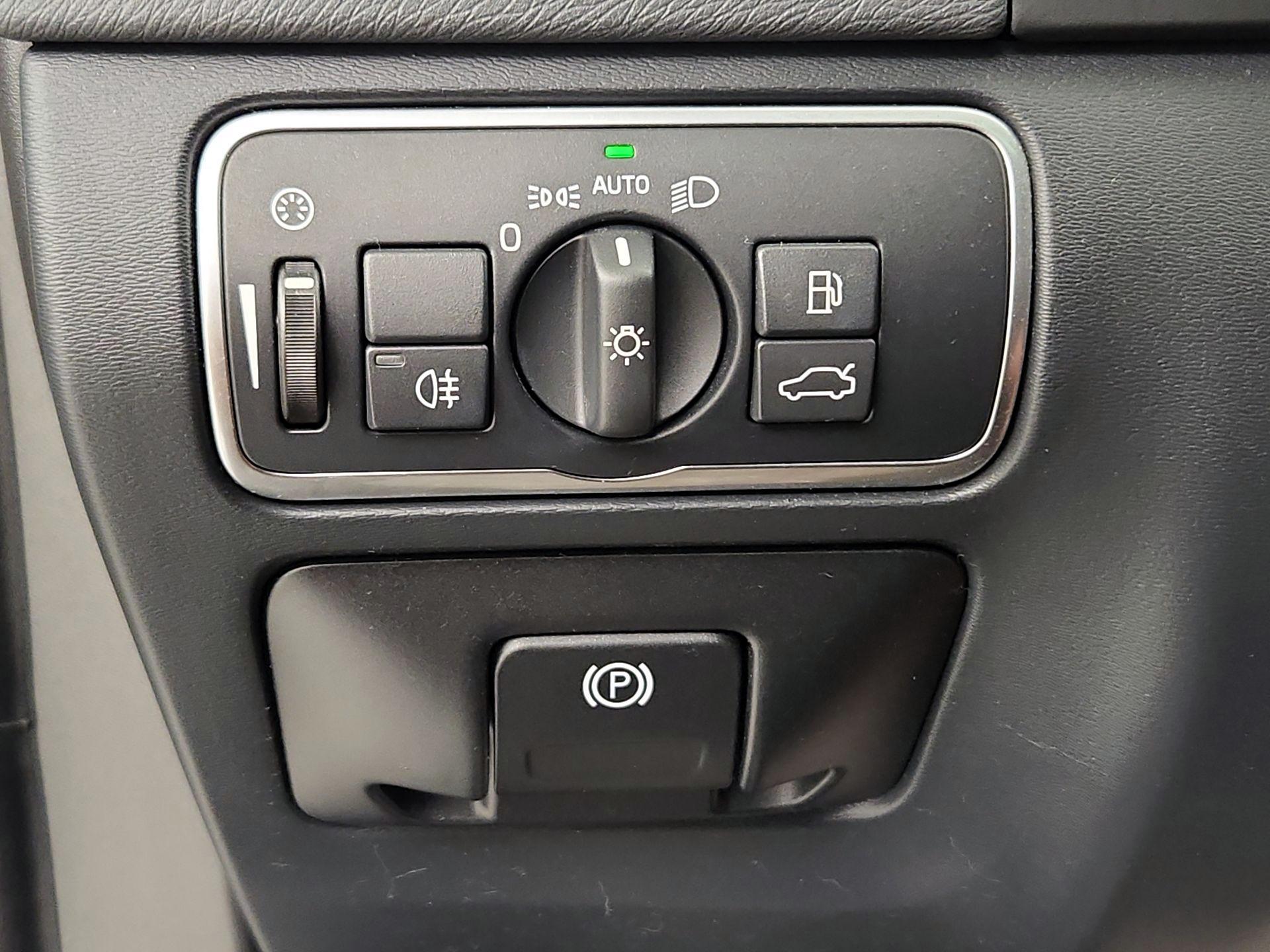 Thumbnail: 2018 Volvo S60 - 13