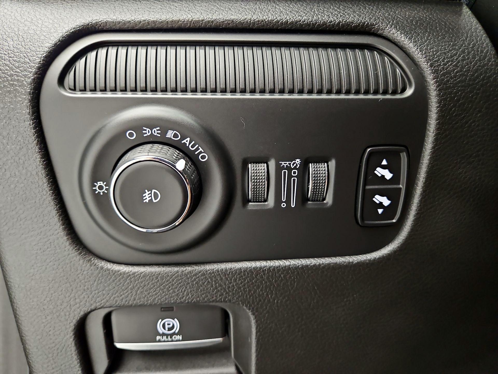 Thumbnail: 2024 Jeep Wagoneer - 13