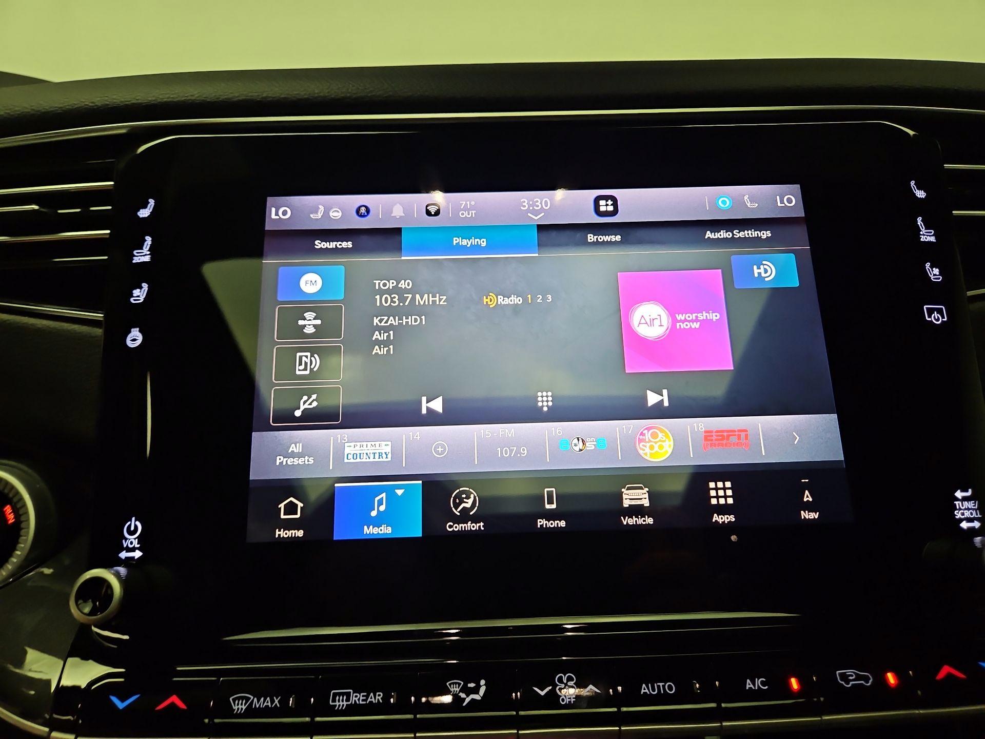 Thumbnail: 2024 Jeep Wagoneer - 16