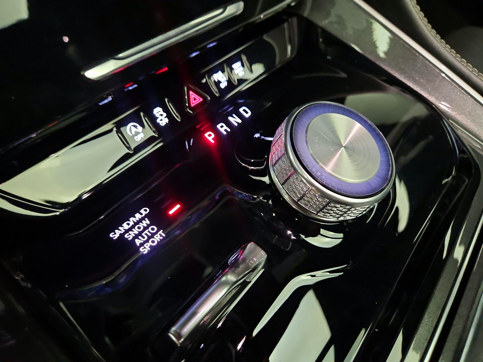 Thumbnail: 2024 Jeep Wagoneer - 18