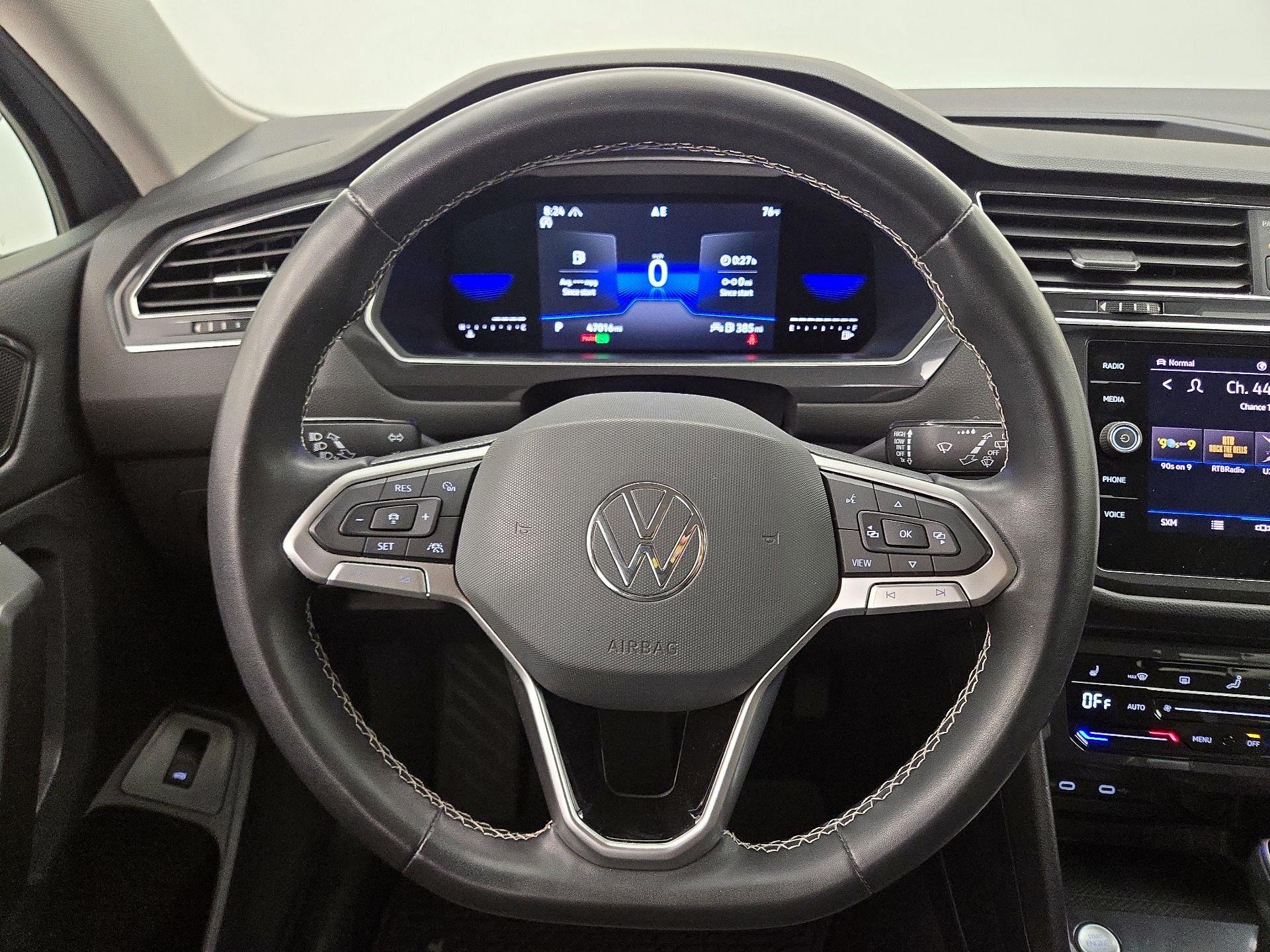 Thumbnail: 2022 Volkswagen Tiguan - 10