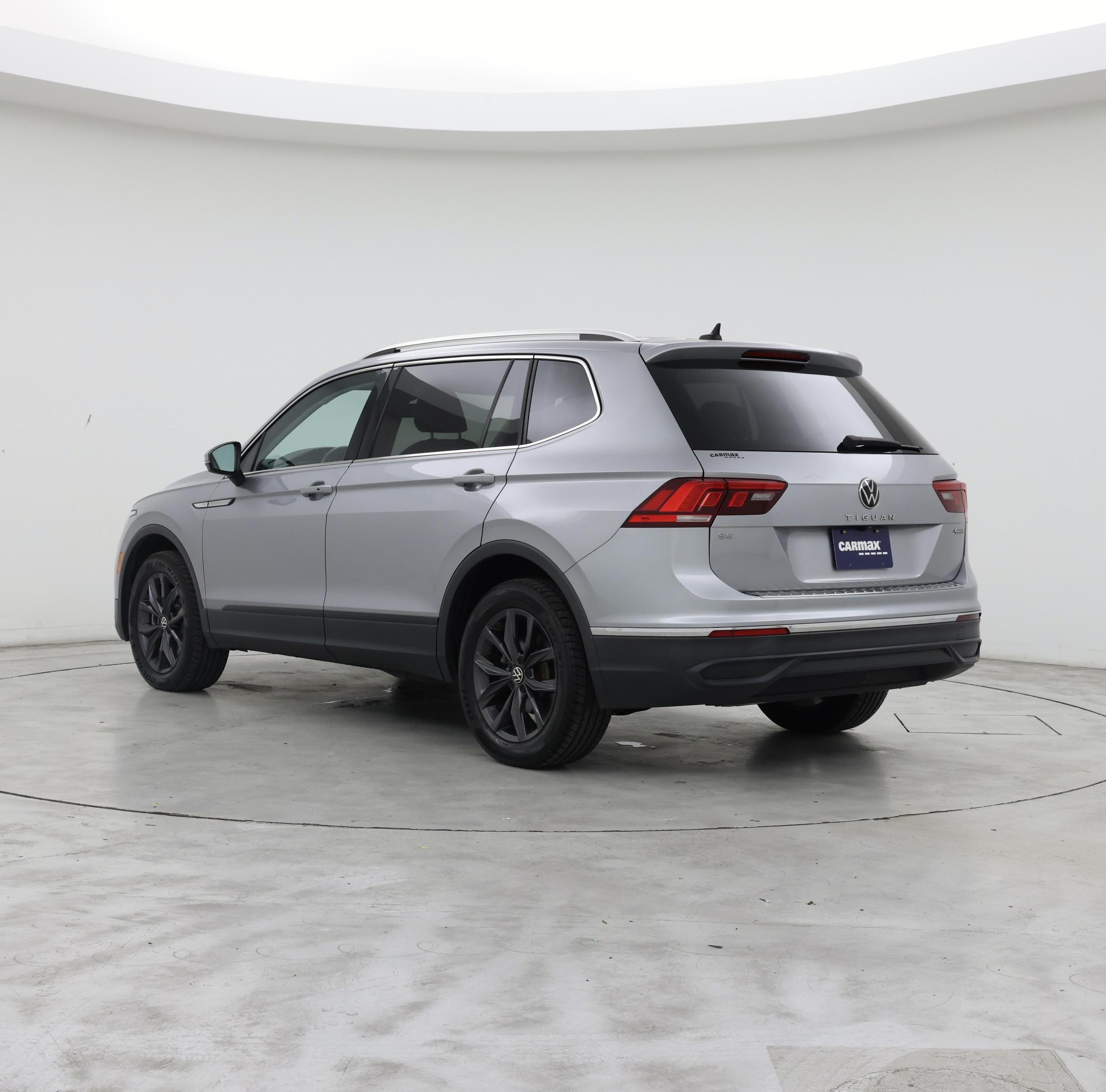 Thumbnail: 2022 Volkswagen Tiguan - 2