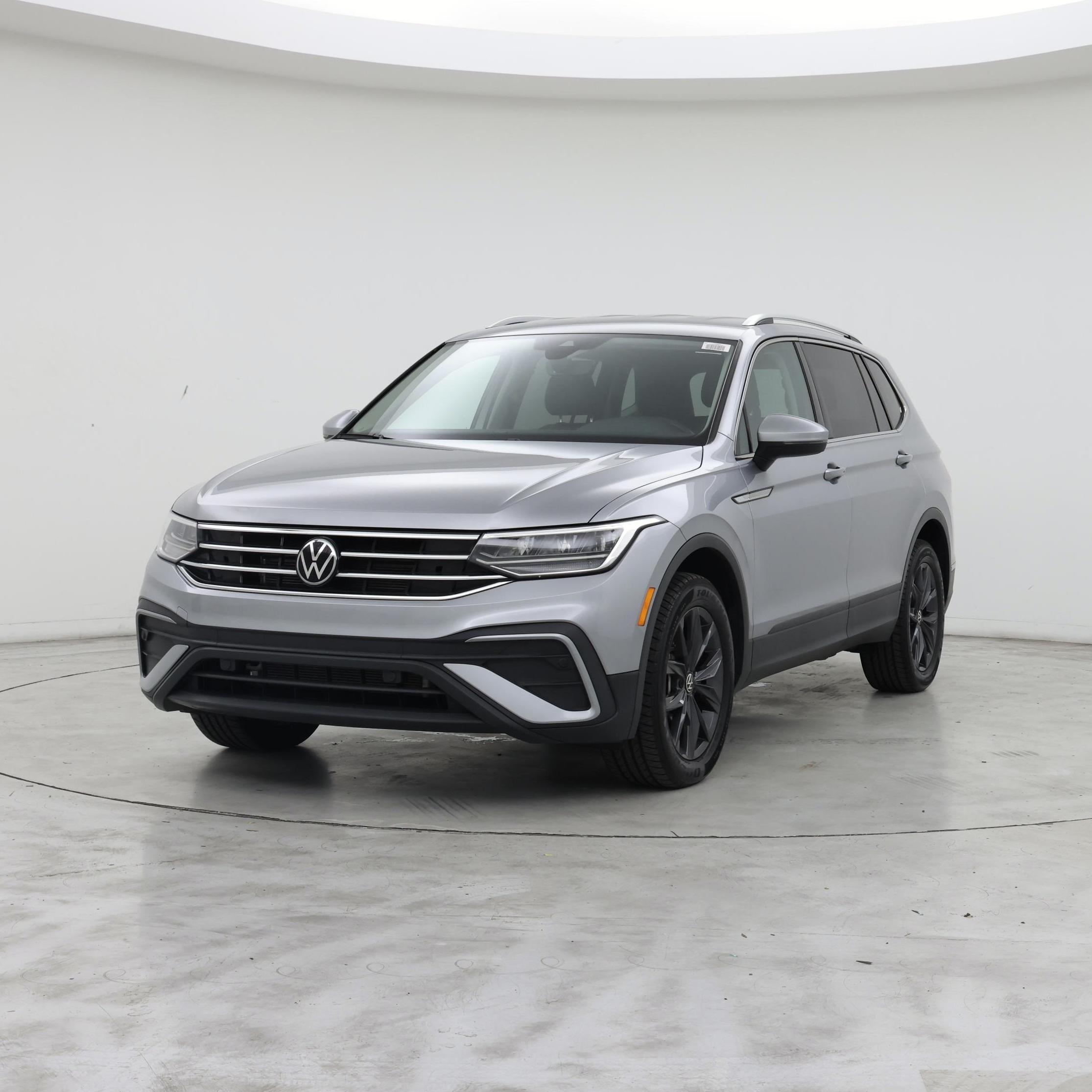 Thumbnail: 2022 Volkswagen Tiguan - 4
