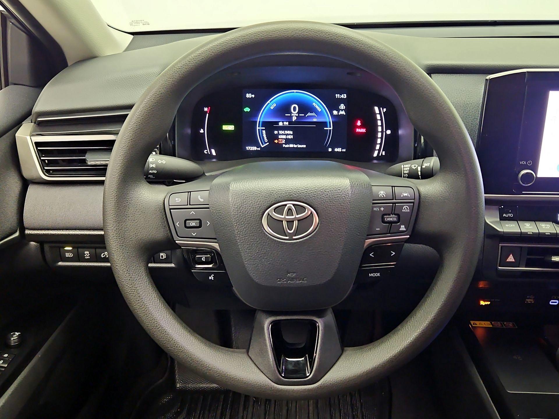 Thumbnail: 2025 Toyota Camry - 10