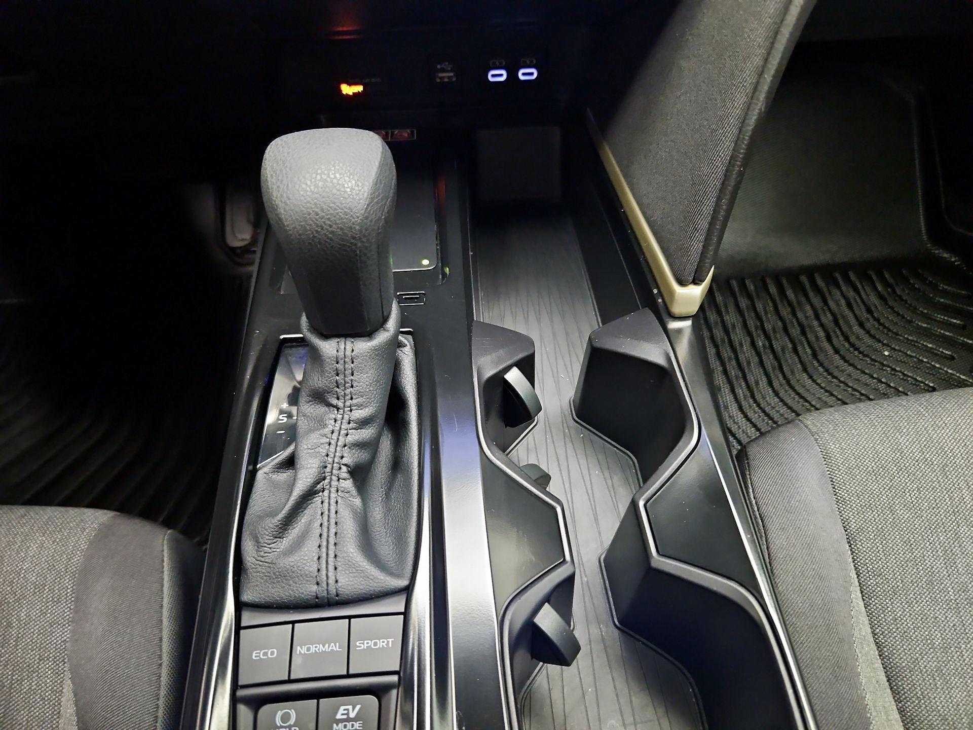 Thumbnail: 2025 Toyota Camry - 17