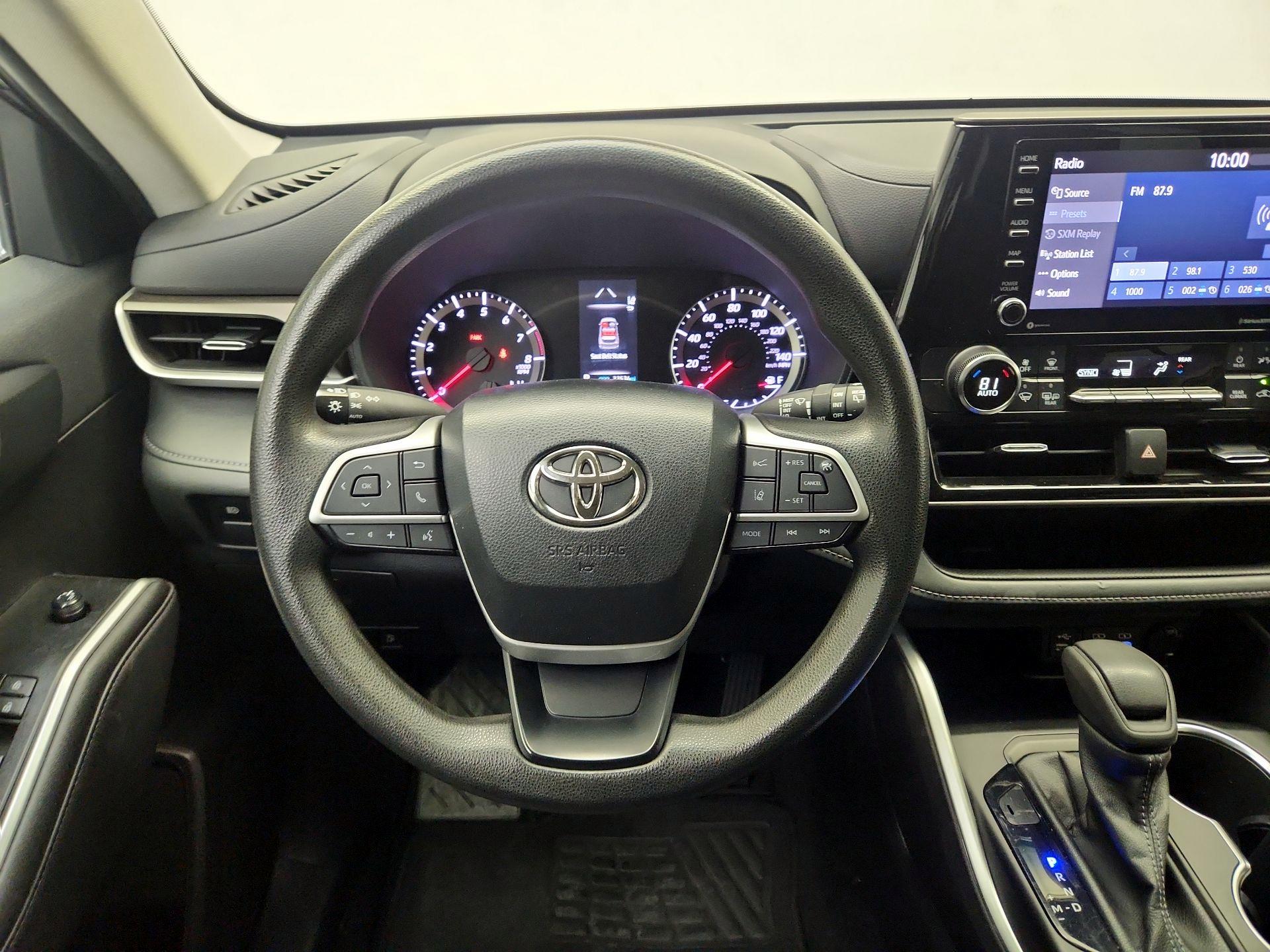 Thumbnail: 2022 Toyota Highlander - 10