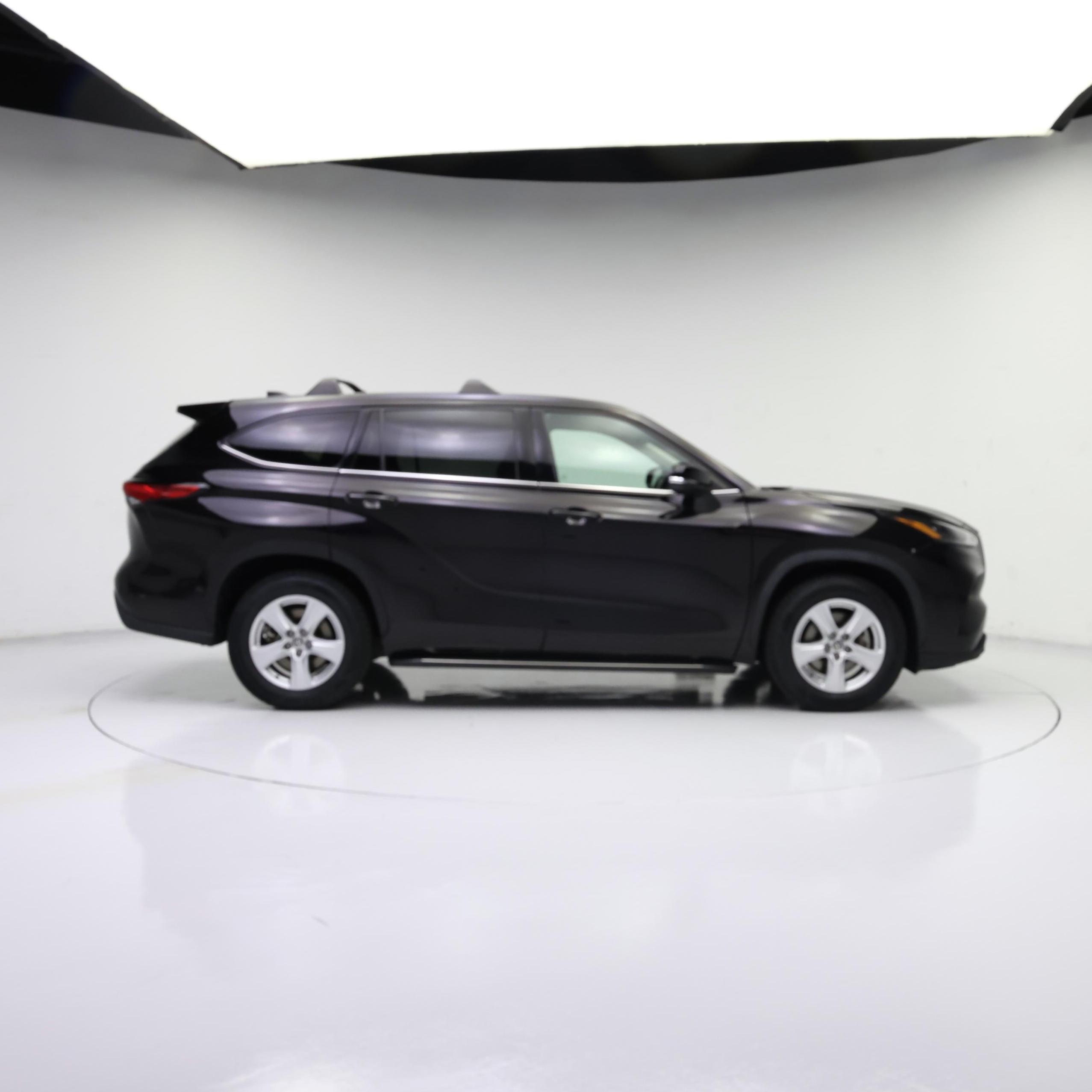 Thumbnail: 2022 Toyota Highlander - 7