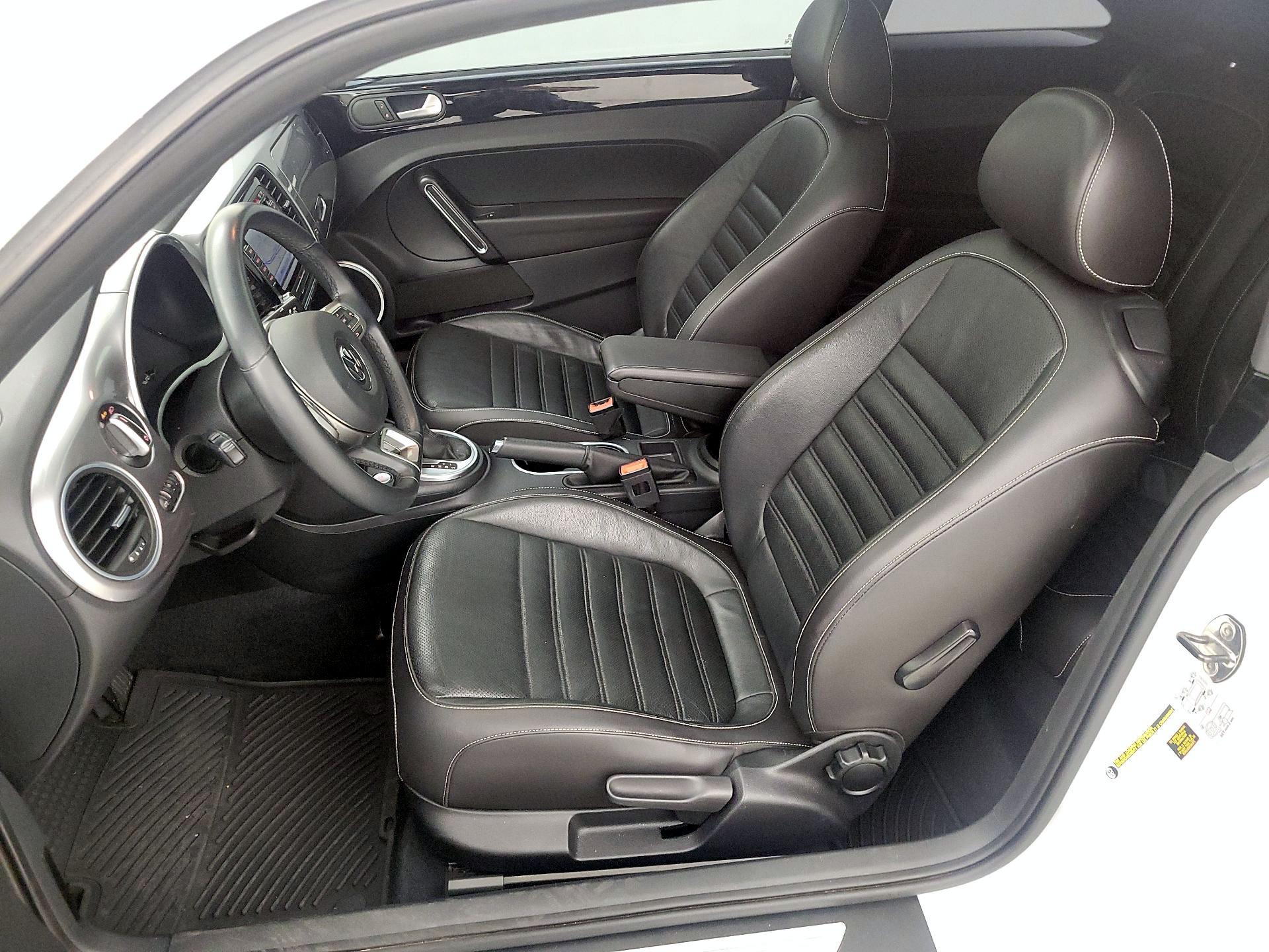 Thumbnail: 2014 Volkswagen Beetle - 11