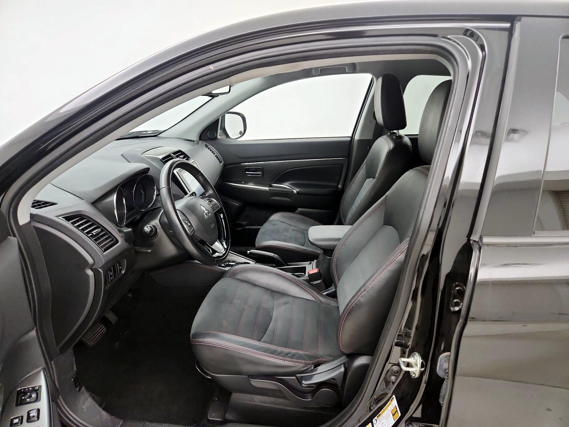 Thumbnail: 2023 Mitsubishi Outlander Sport - 11