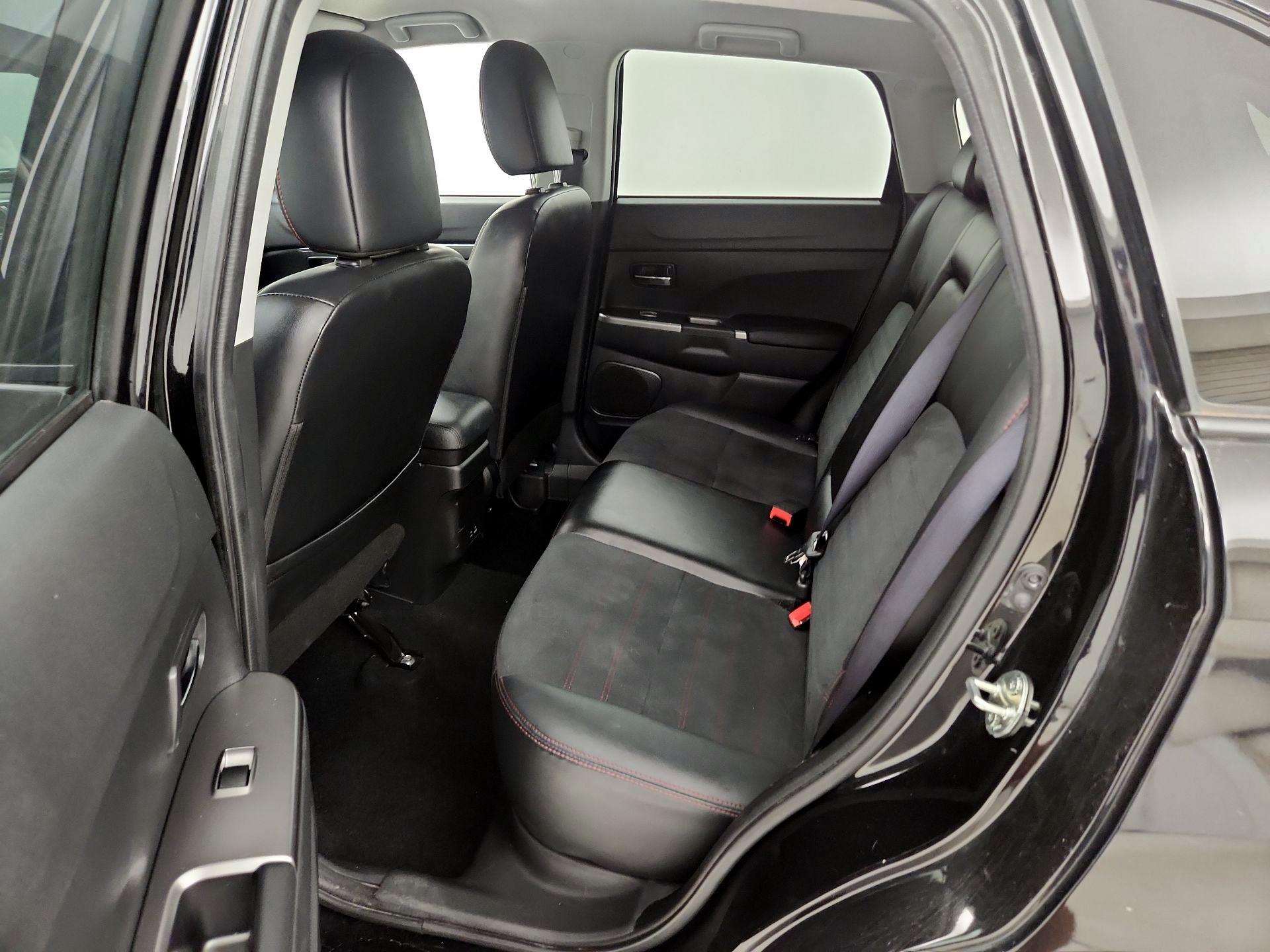 Thumbnail: 2023 Mitsubishi Outlander Sport - 19