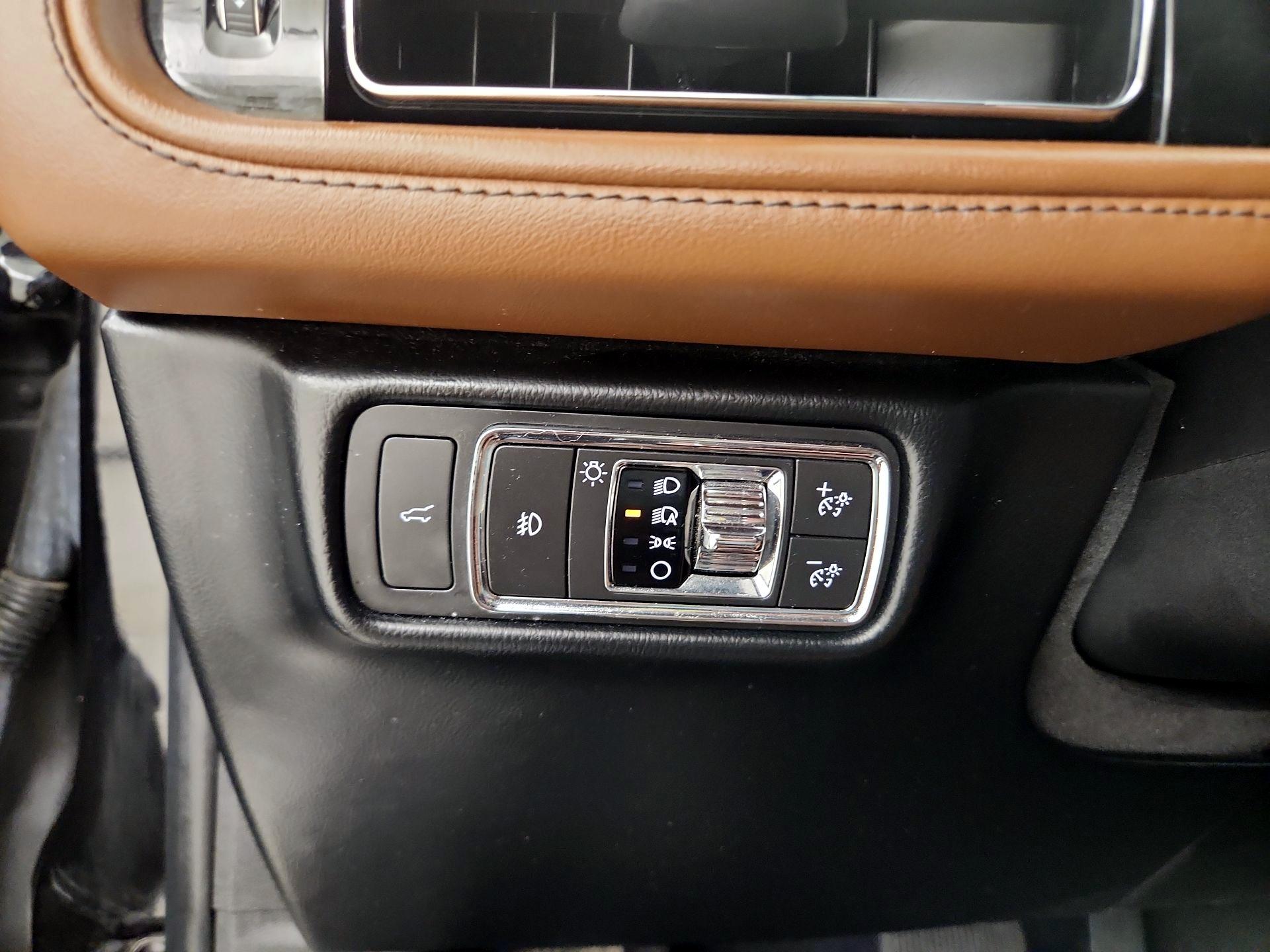 Thumbnail: 2022 Lincoln Aviator - 13