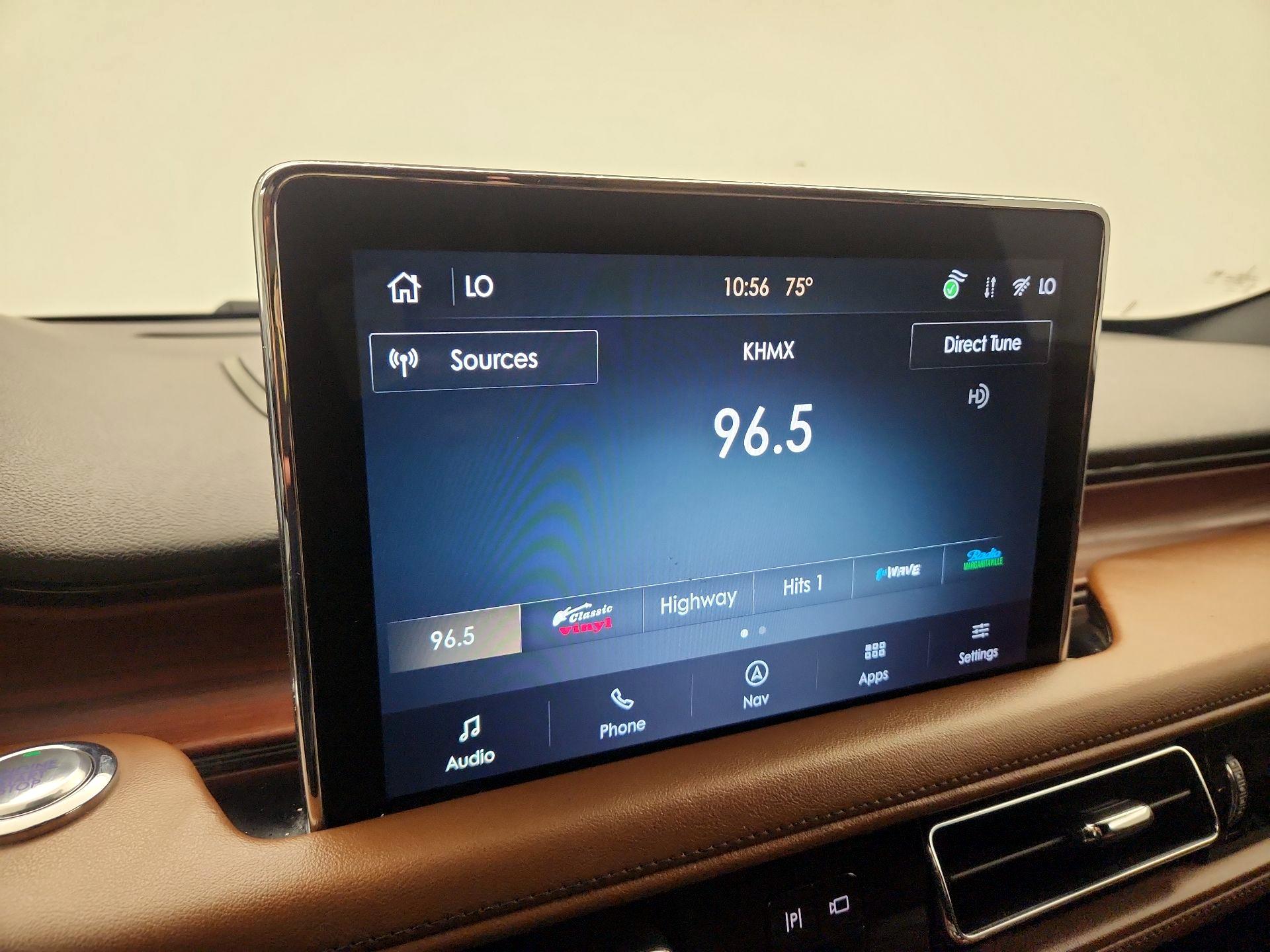 Thumbnail: 2022 Lincoln Aviator - 16