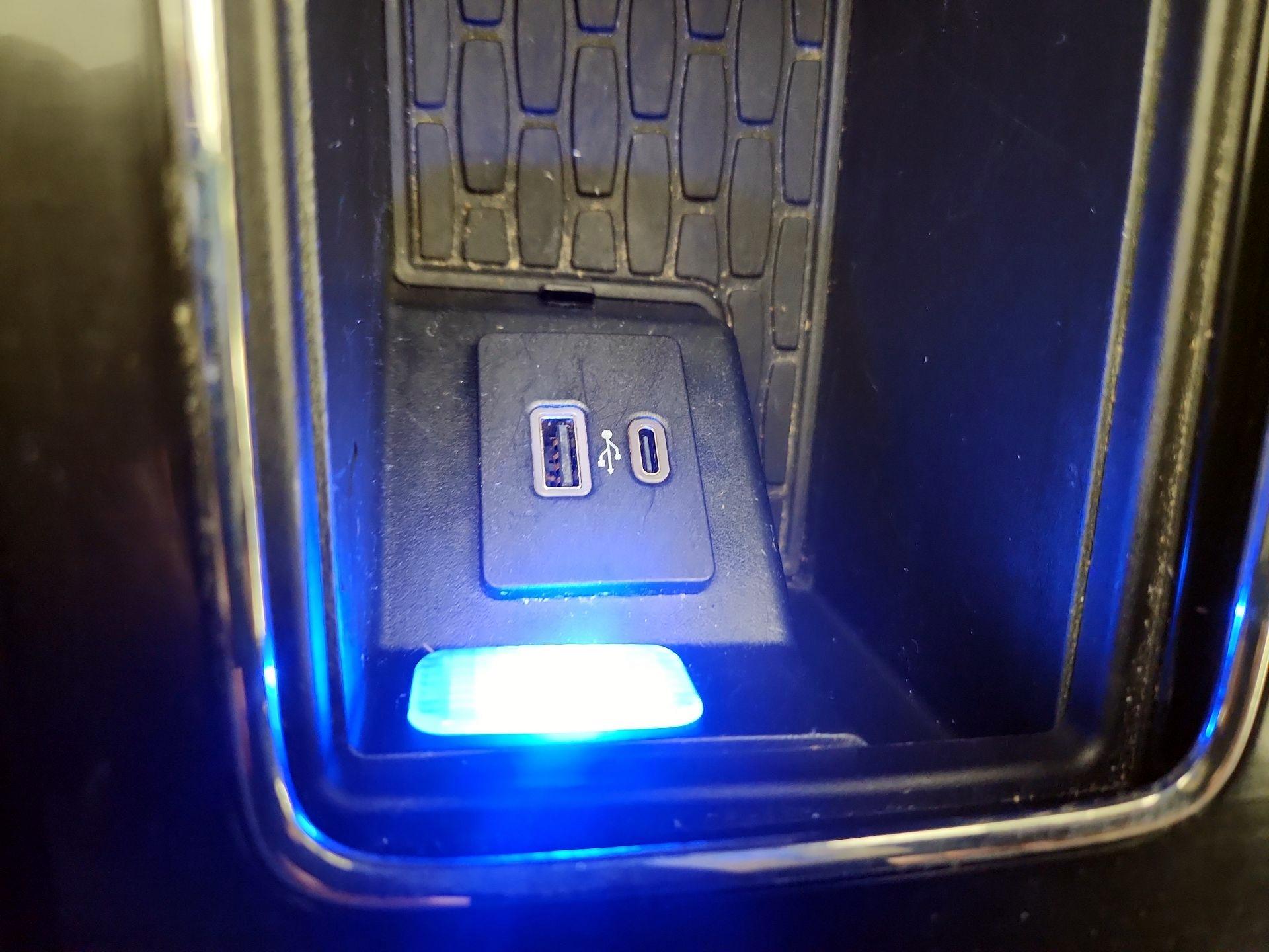 Thumbnail: 2022 Lincoln Aviator - 19